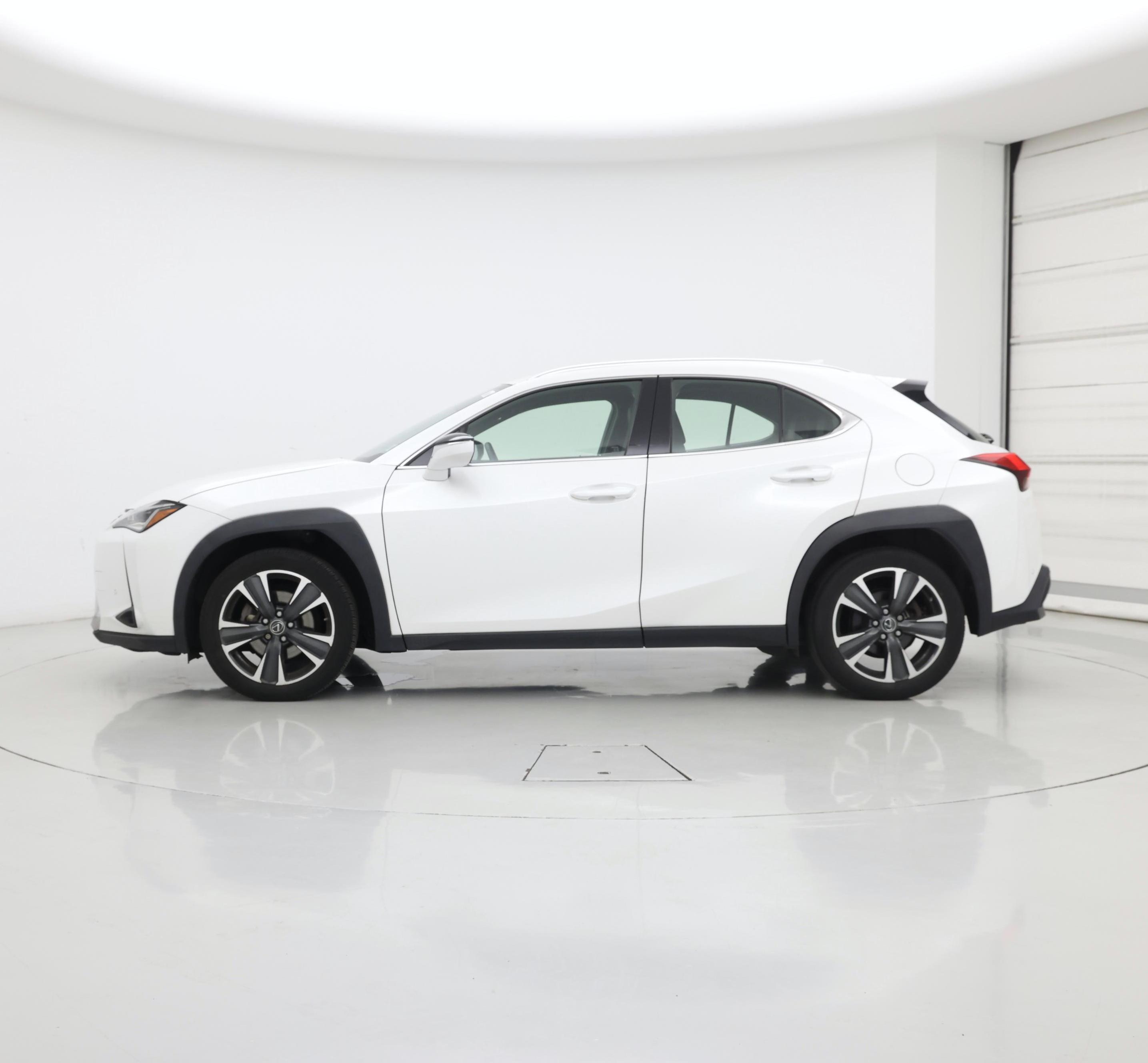 Thumbnail: 2020 Lexus UX - 3