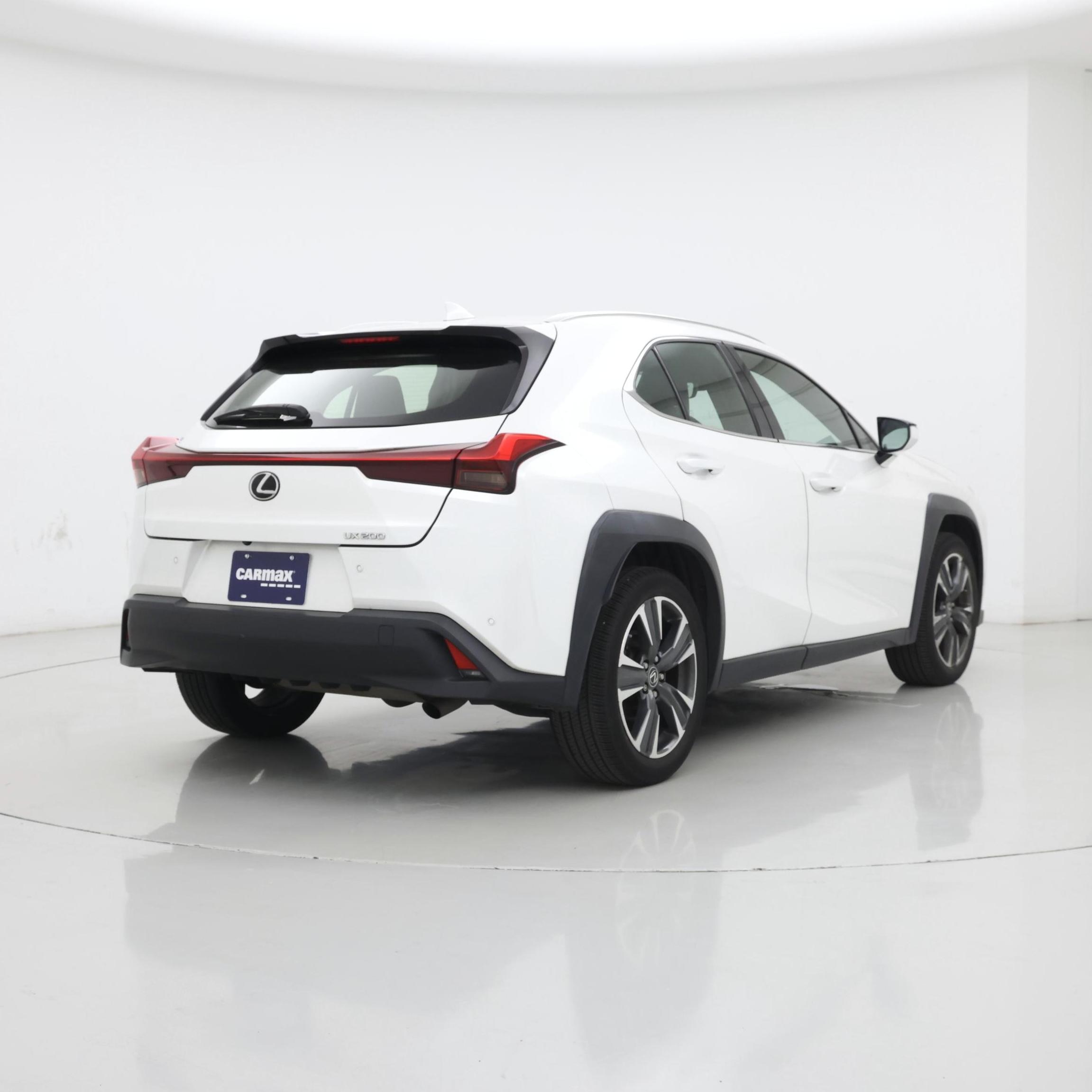 Thumbnail: 2020 Lexus UX - 8
