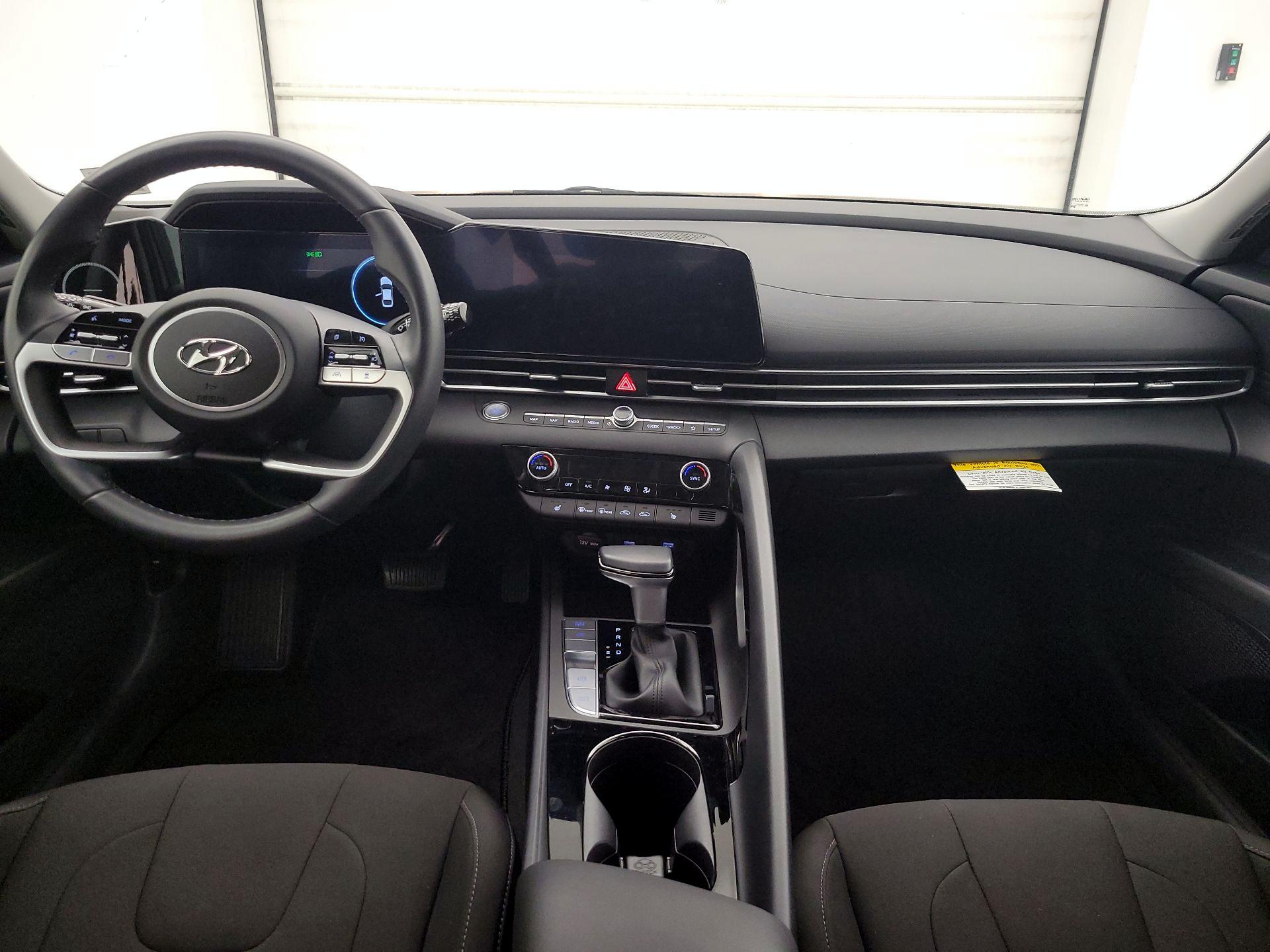 Thumbnail: 2023 Hyundai Elantra - 9