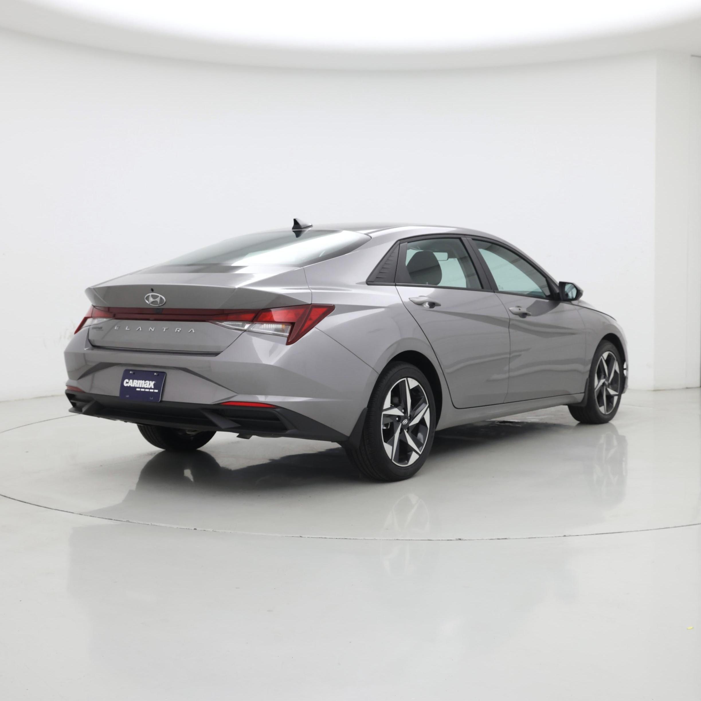 Thumbnail: 2023 Hyundai Elantra - 8