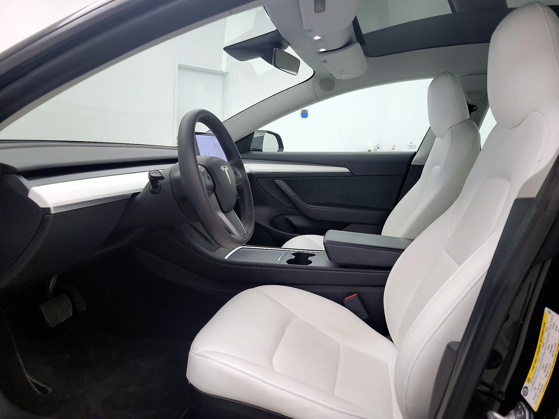 Thumbnail: 2022 Tesla Model 3 - 11