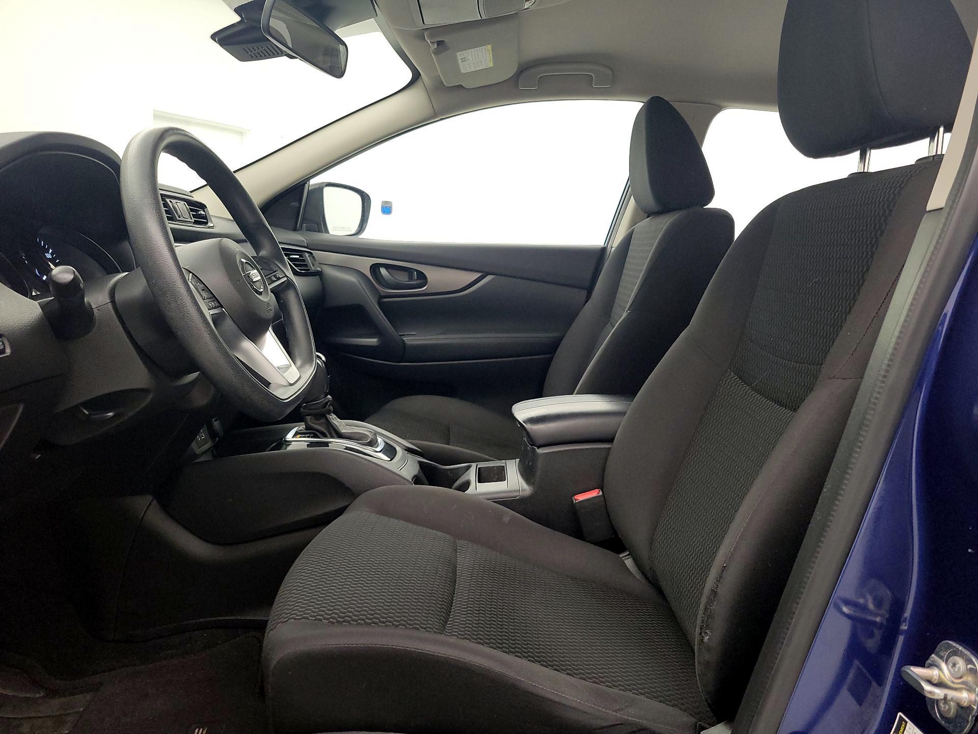 Thumbnail: 2020 Nissan Rogue Sport - 11