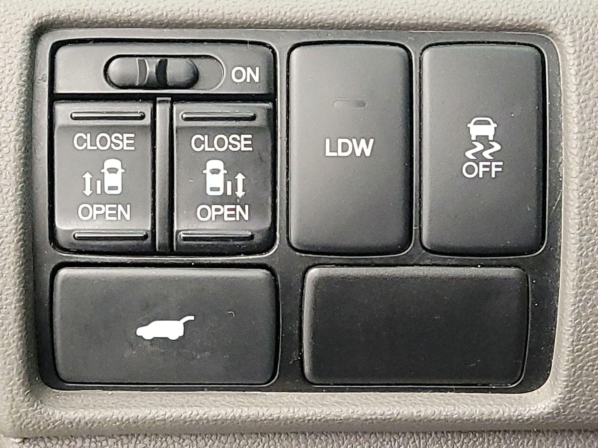 Thumbnail: 2014 Honda Odyssey - 13