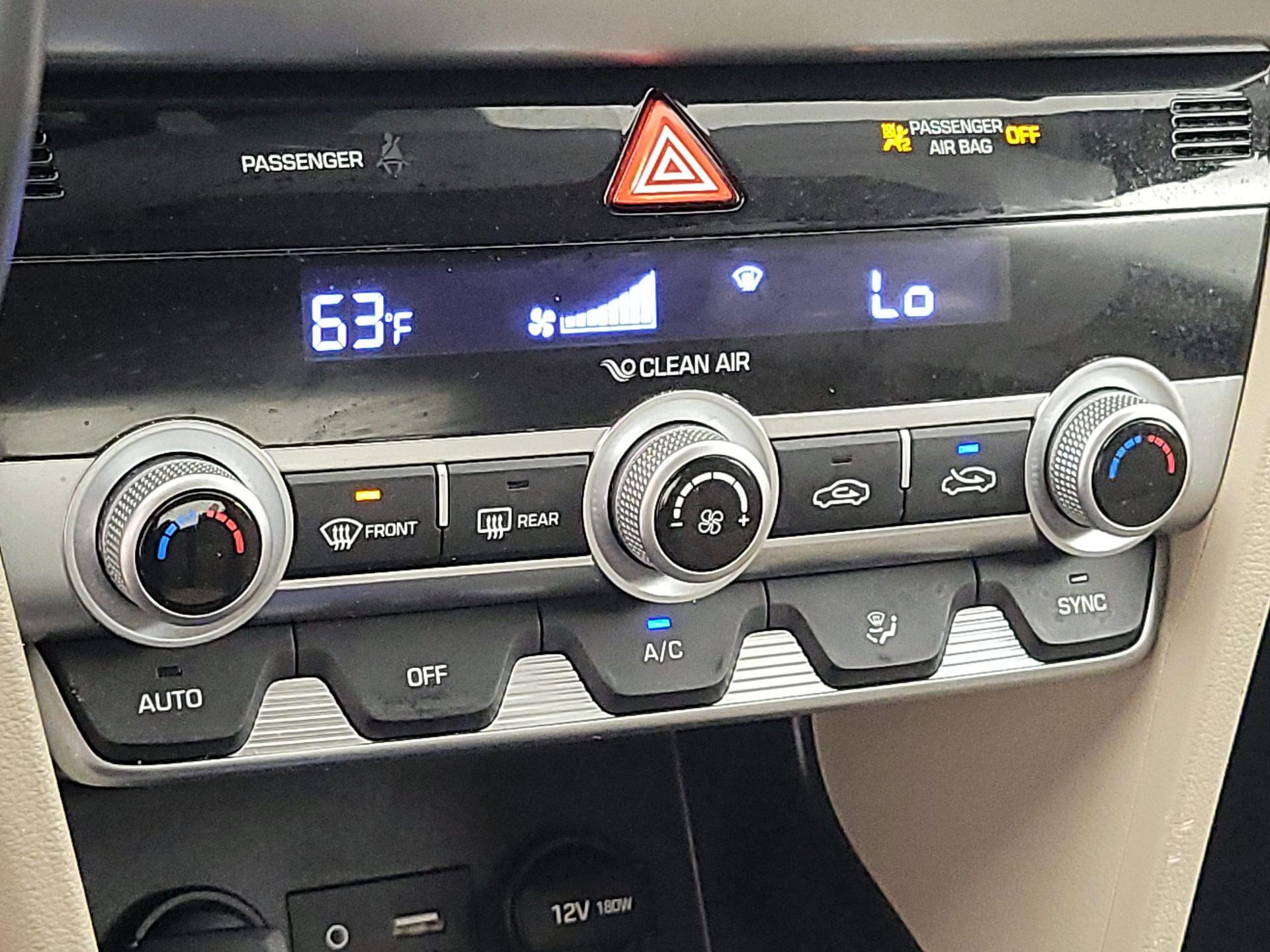 Thumbnail: 2020 Hyundai Elantra - 16