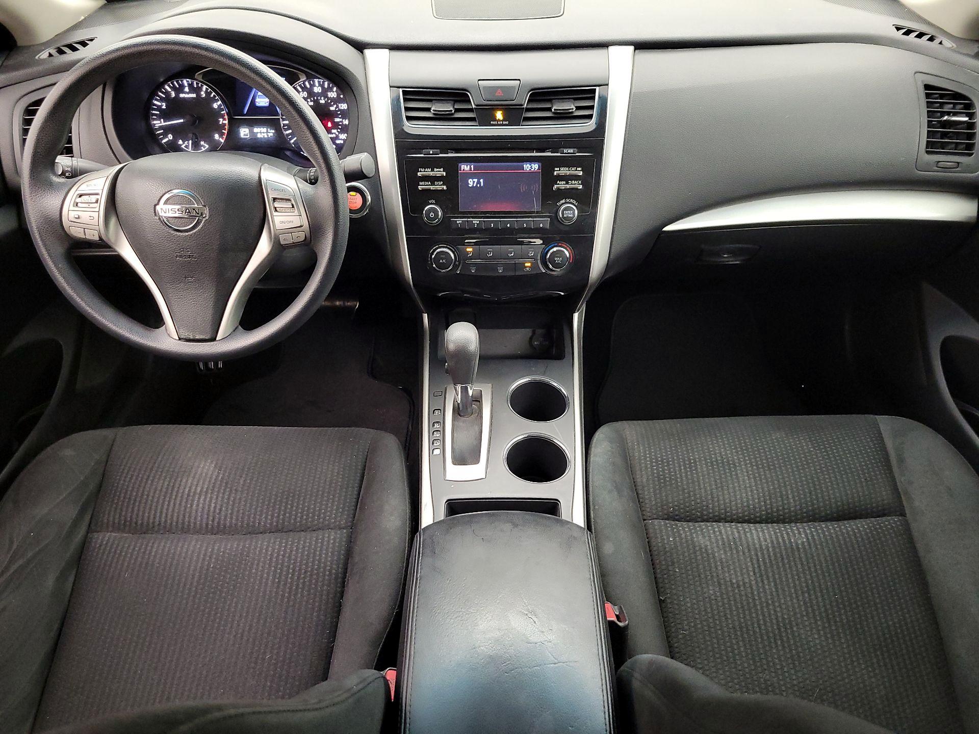Thumbnail: 2015 Nissan Altima - 9