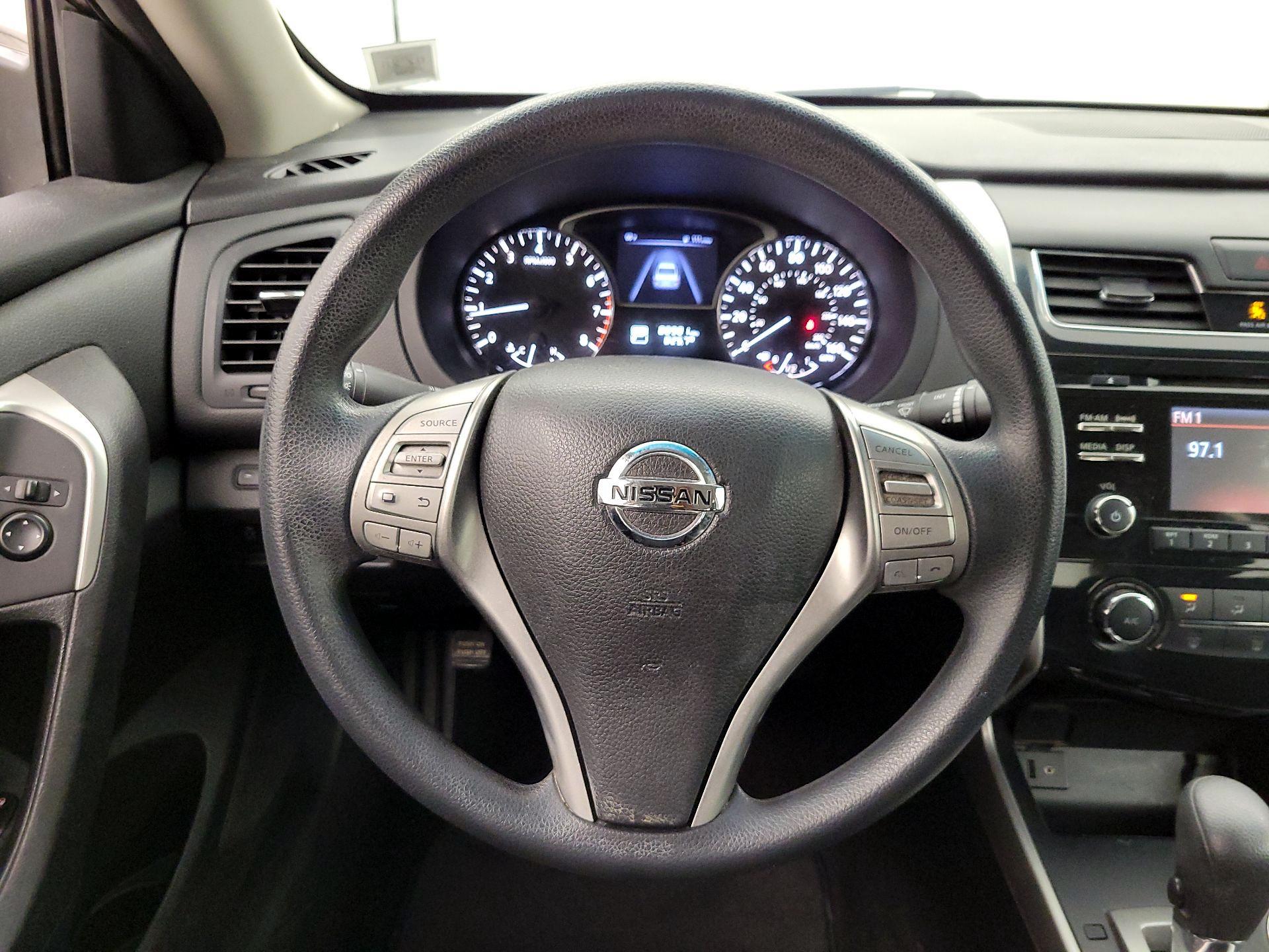 Thumbnail: 2015 Nissan Altima - 10