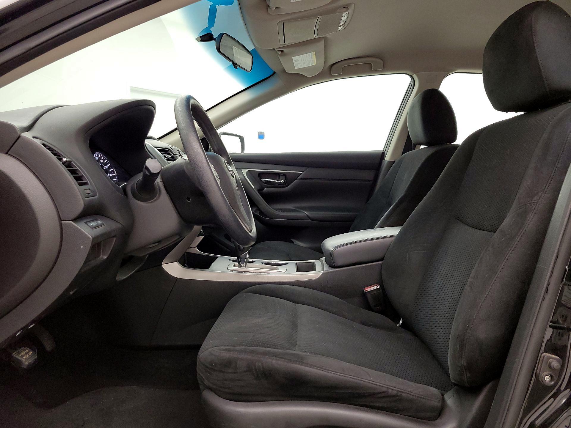 Thumbnail: 2015 Nissan Altima - 11