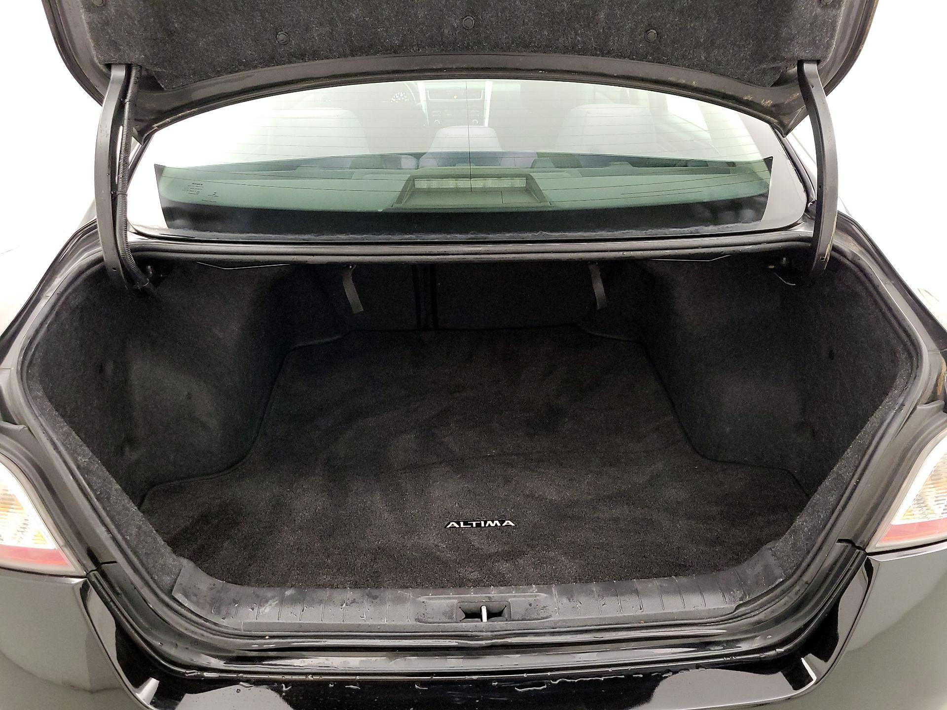 Thumbnail: 2015 Nissan Altima - 20