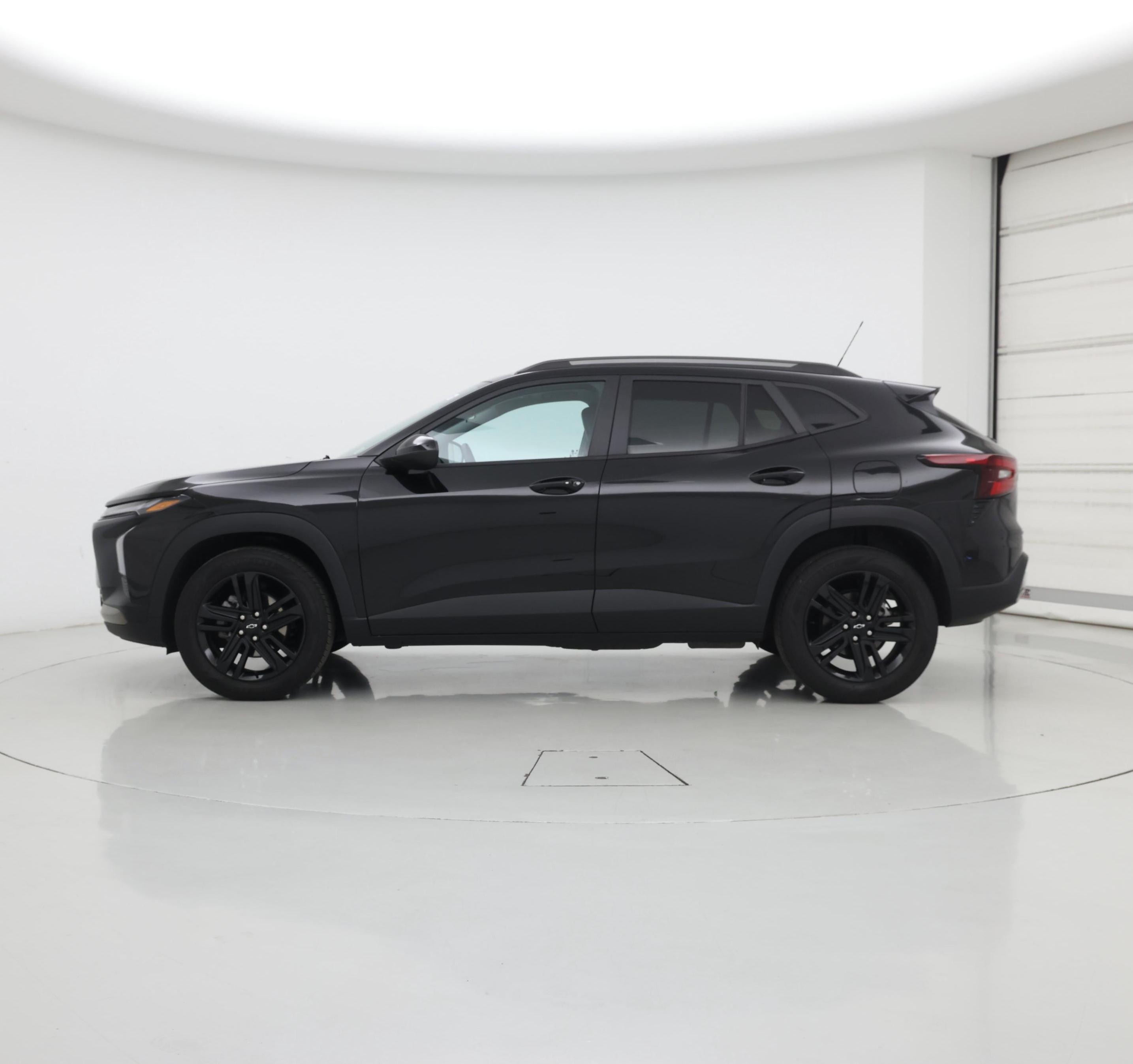 Thumbnail: 2024 Chevrolet Trax - 3