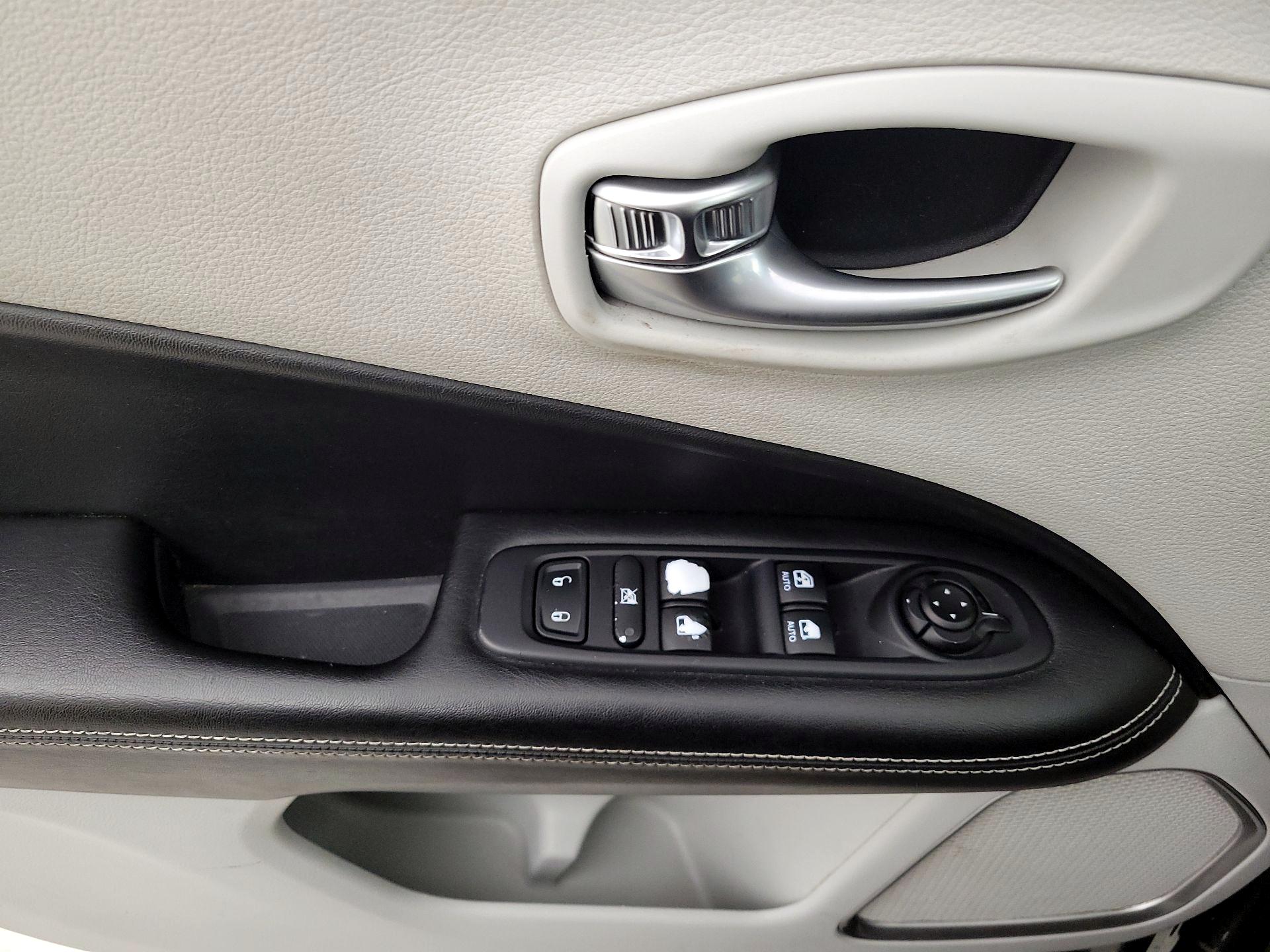 Thumbnail: 2019 Jeep Compass - 12