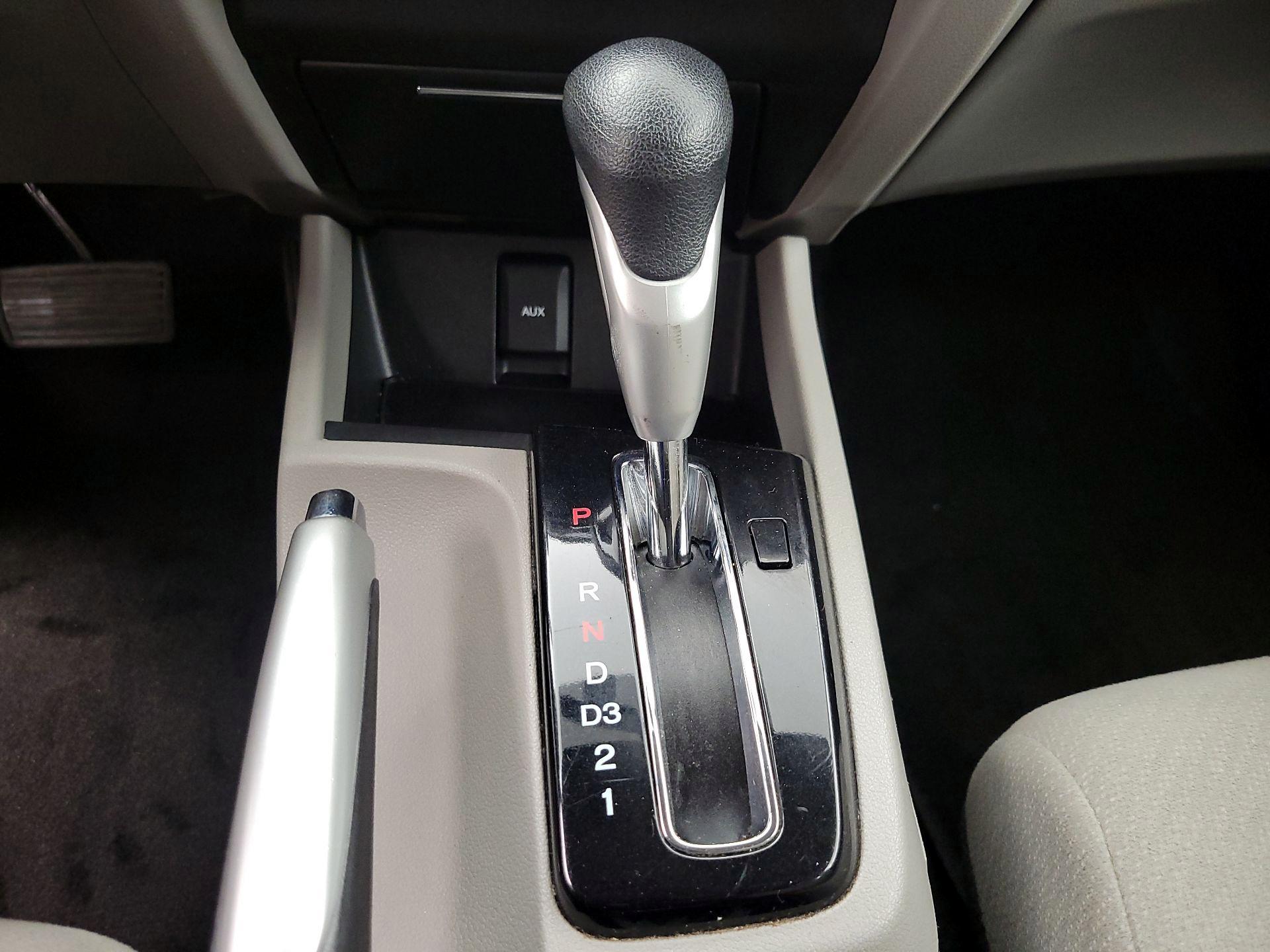 Thumbnail: 2013 Honda Civic - 17