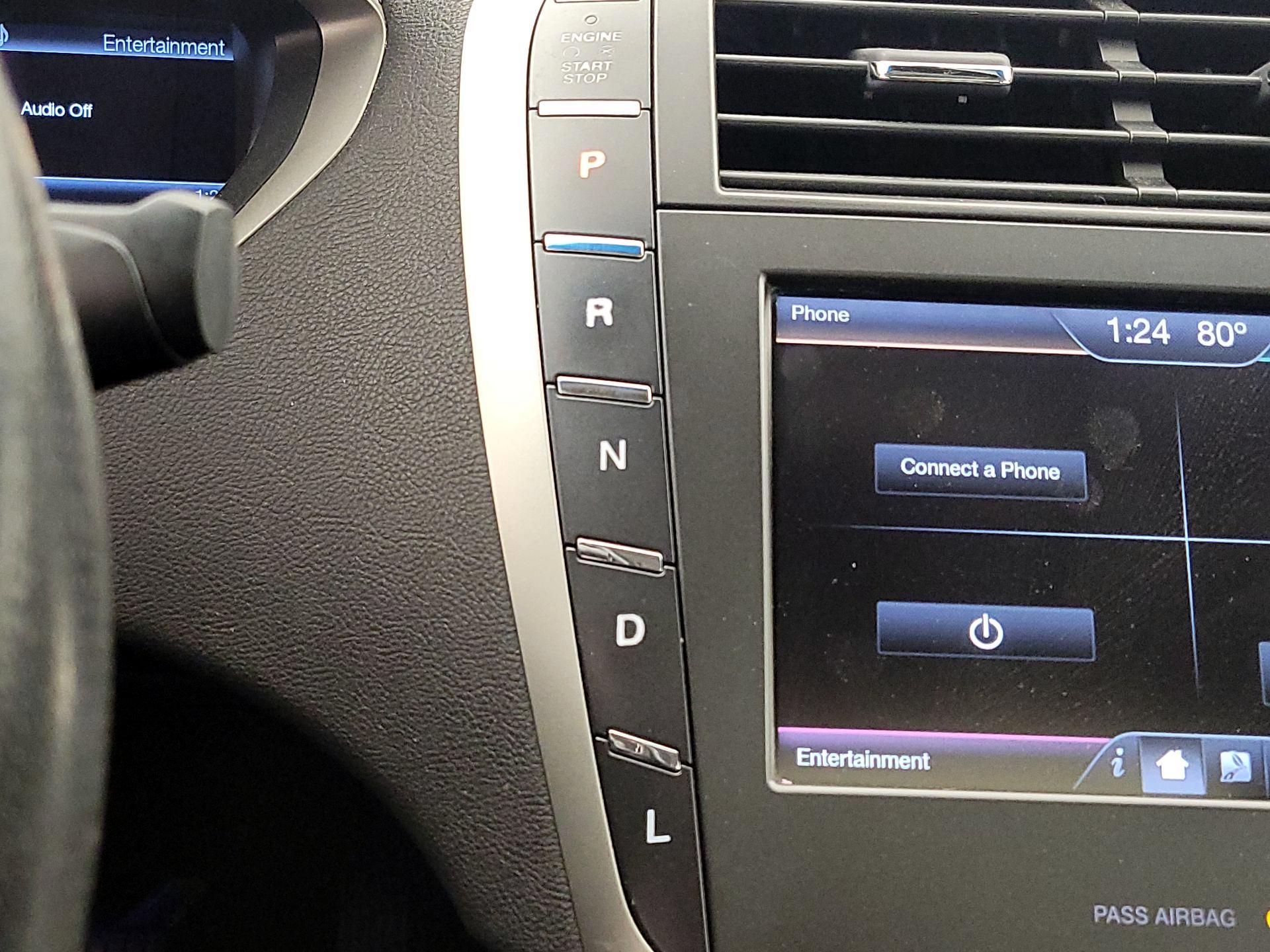 Thumbnail: 2014 Lincoln MKZ - 18