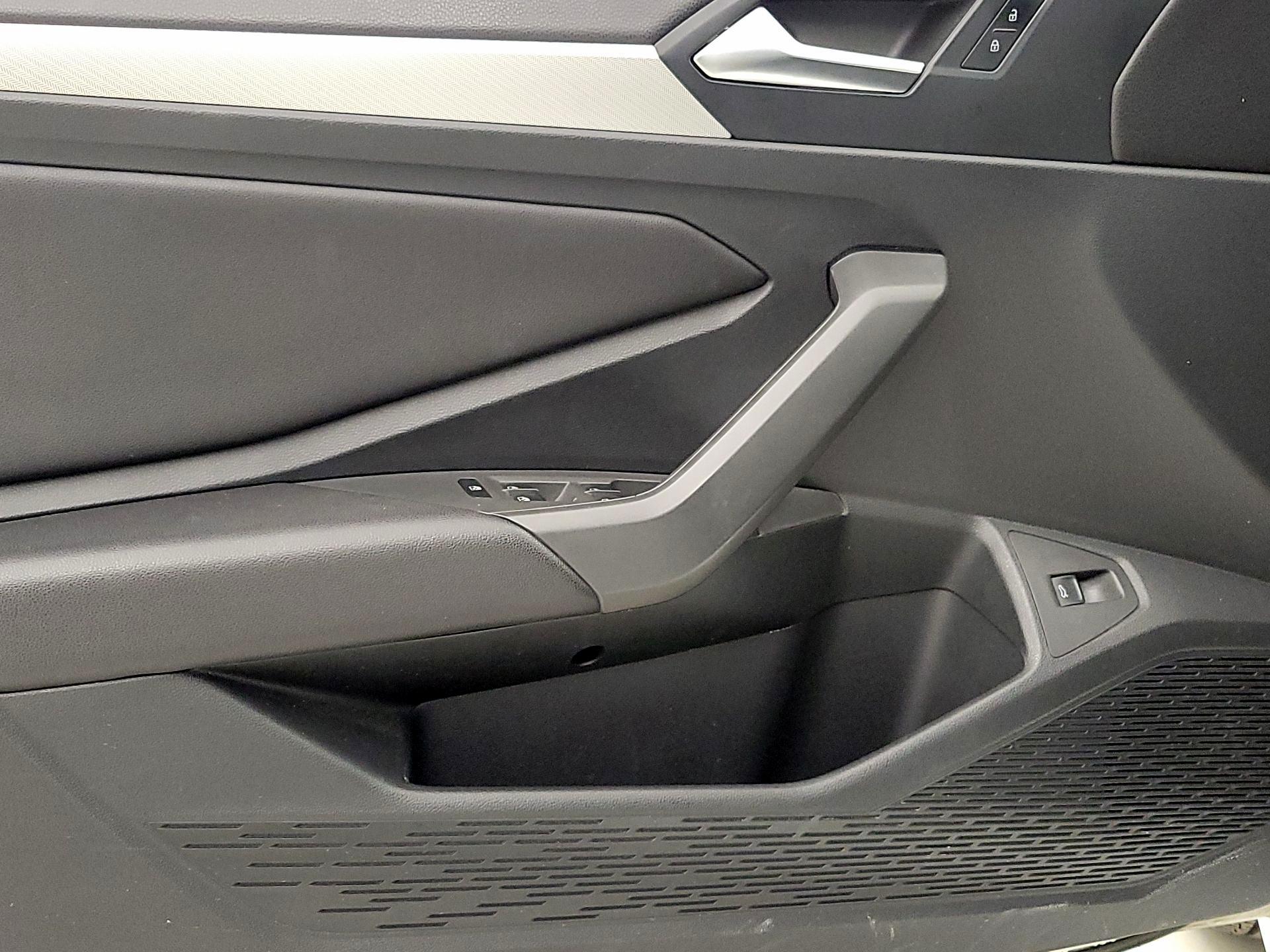 Thumbnail: 2019 Volkswagen Jetta - 12