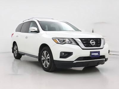 White 2017 Nissan Pathfinder SL