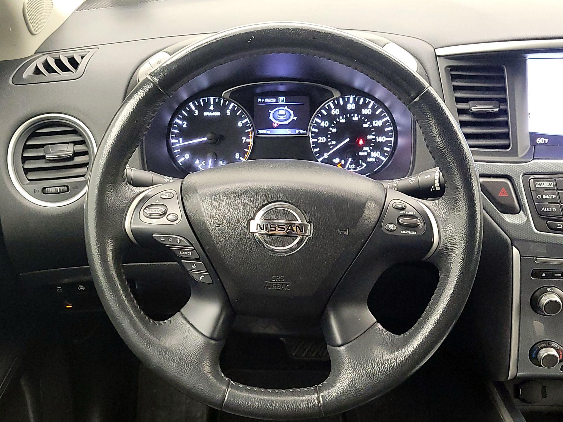 Thumbnail: 2017 Nissan Pathfinder - 10