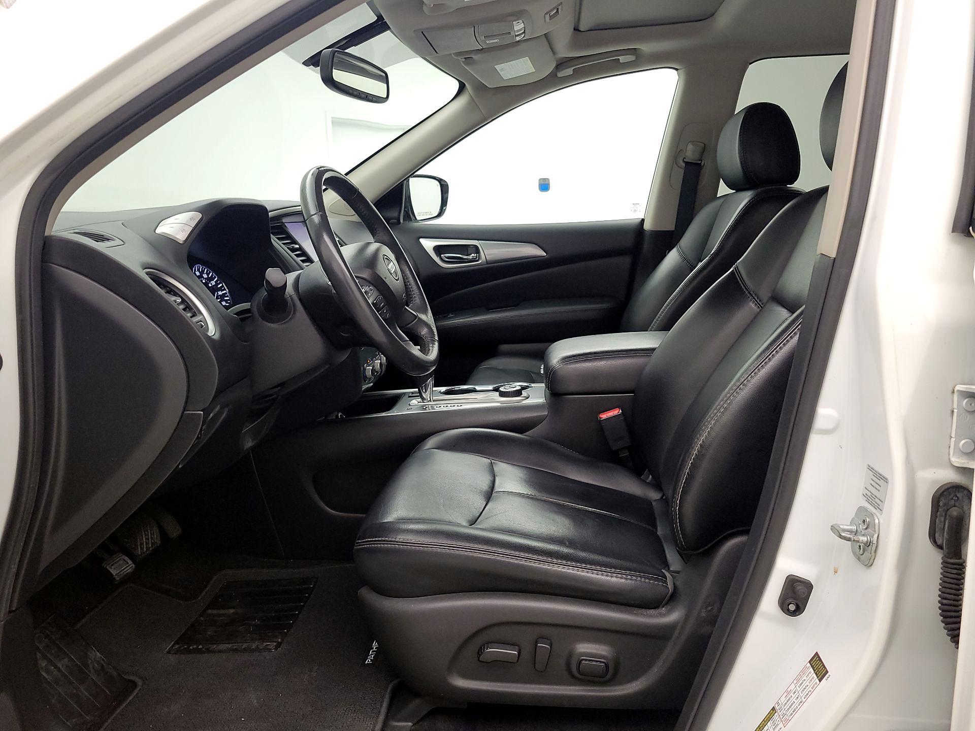 Thumbnail: 2017 Nissan Pathfinder - 11