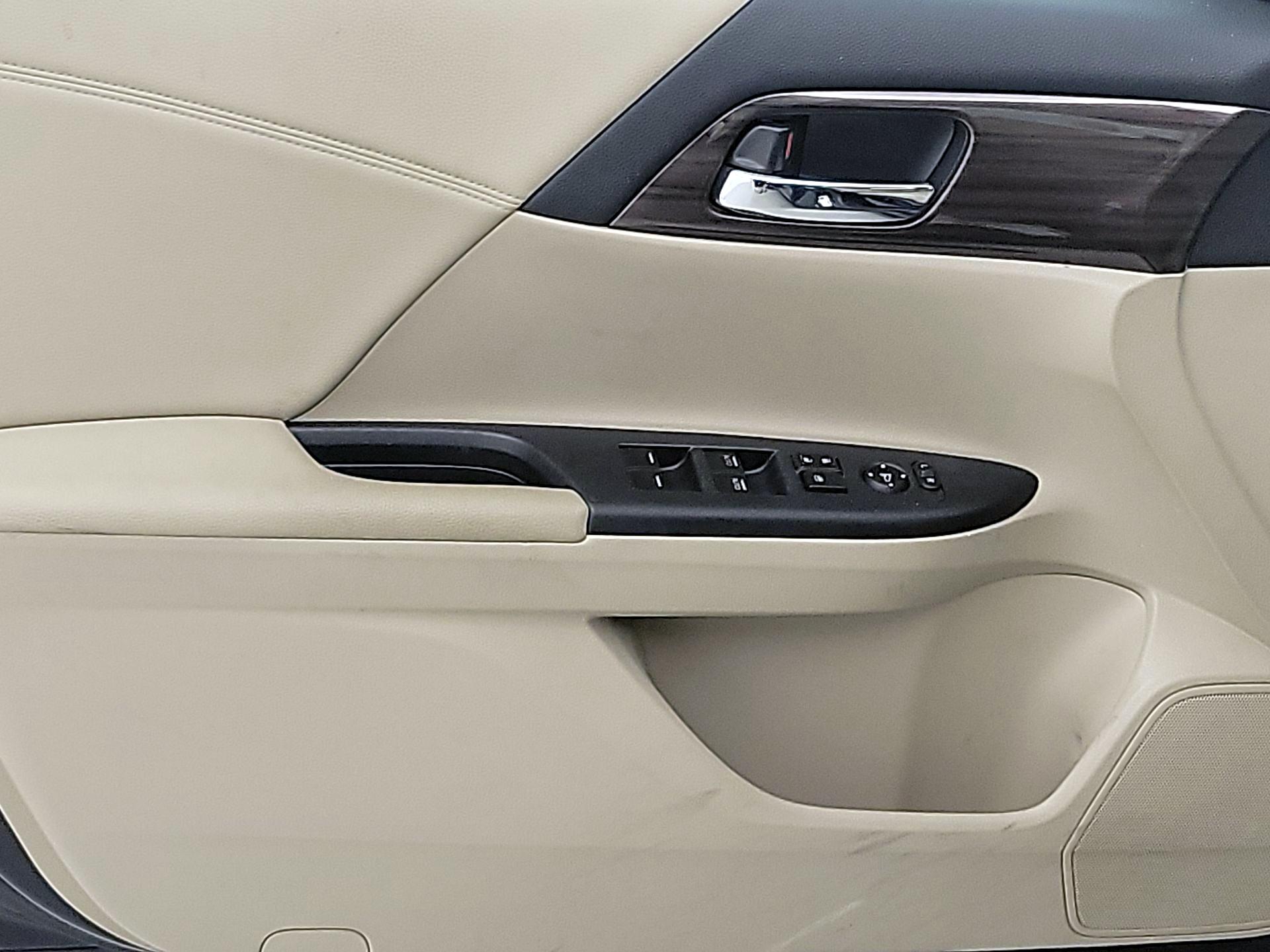 Thumbnail: 2017 Honda Accord - 12