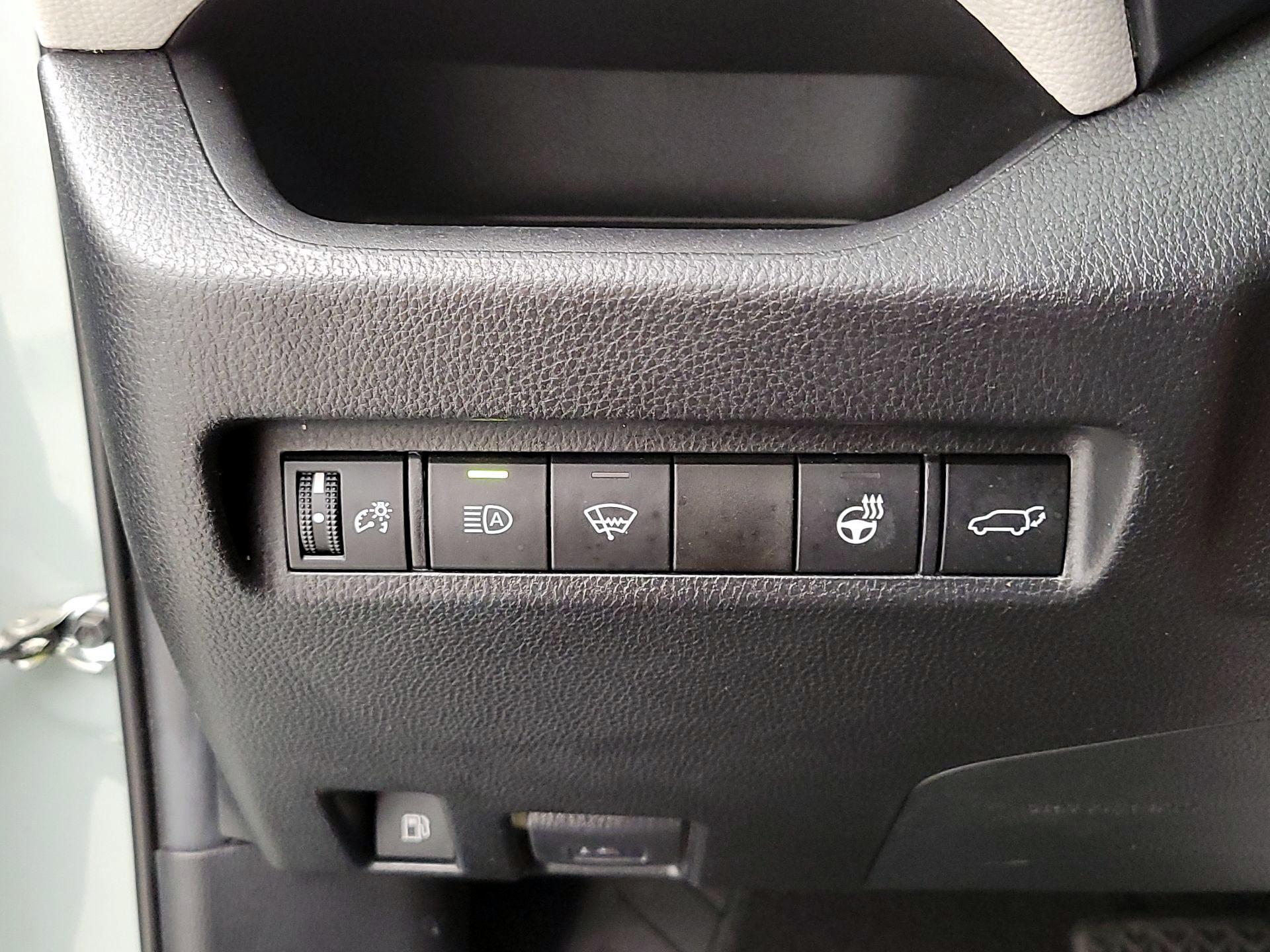 Thumbnail: 2021 Toyota RAV4 - 13