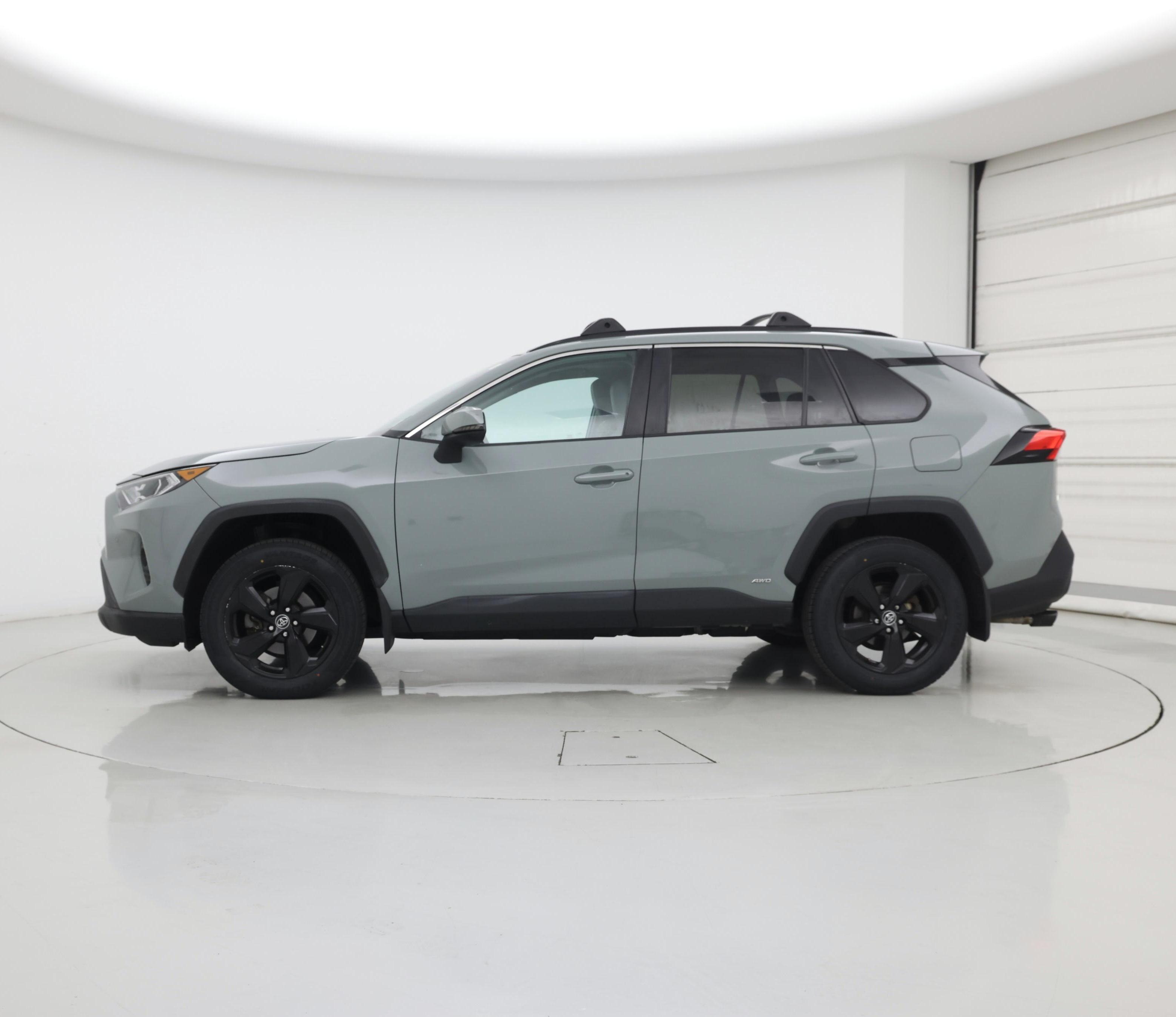 Thumbnail: 2021 Toyota RAV4 - 3