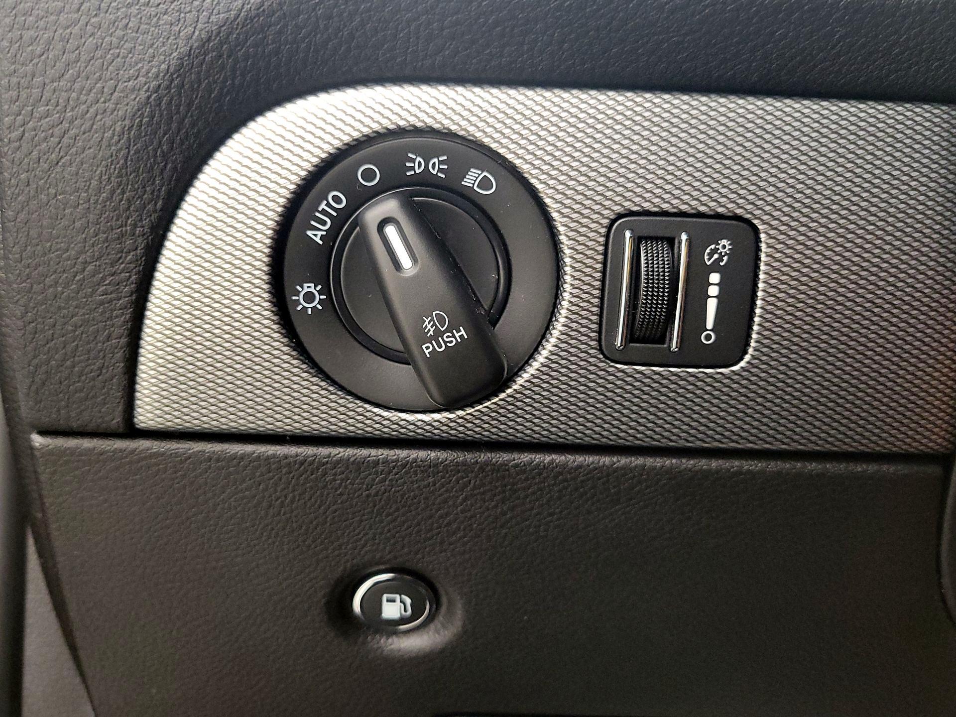 Thumbnail: 2019 Dodge Durango - 13