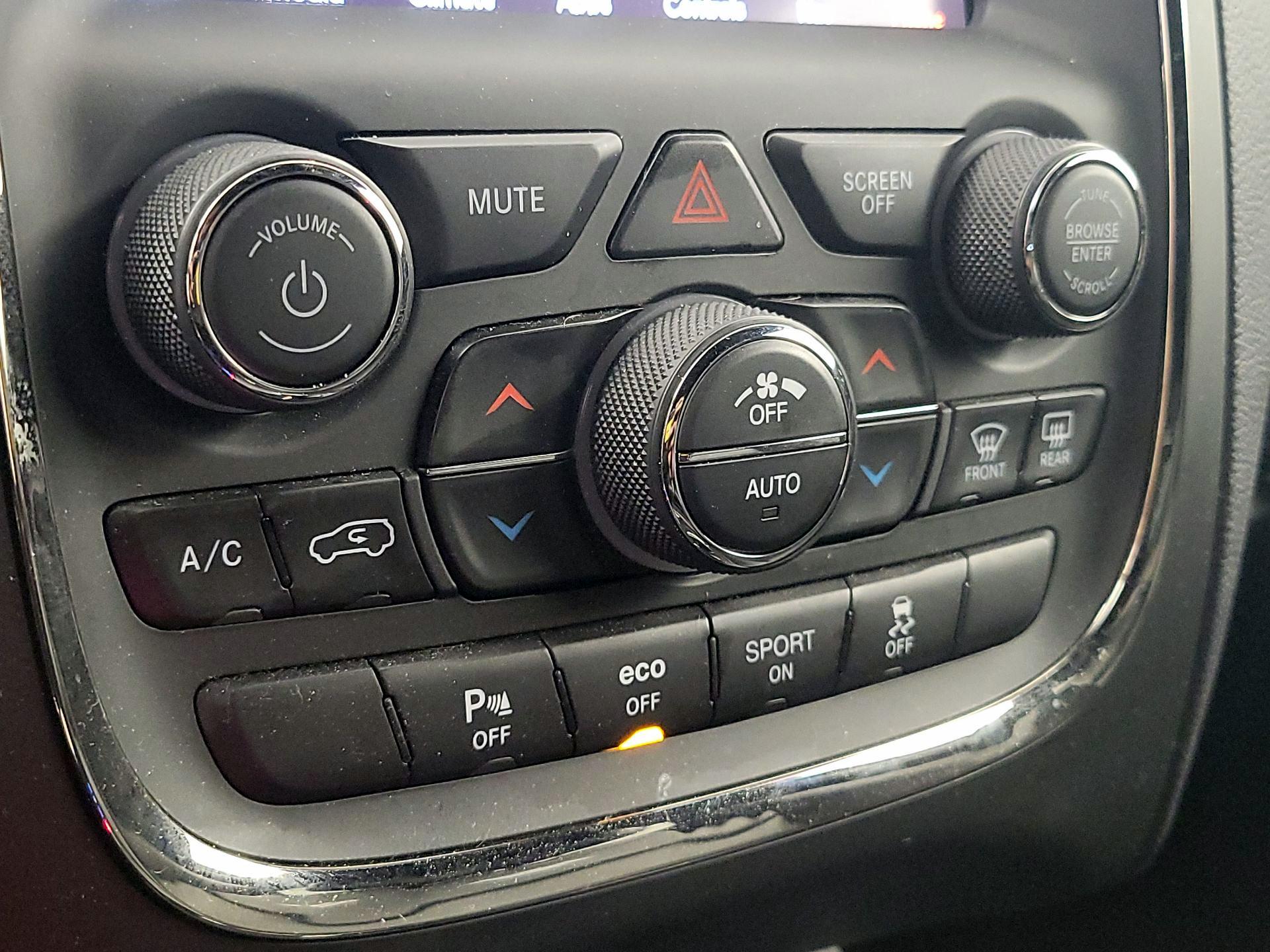 Thumbnail: 2019 Dodge Durango - 17