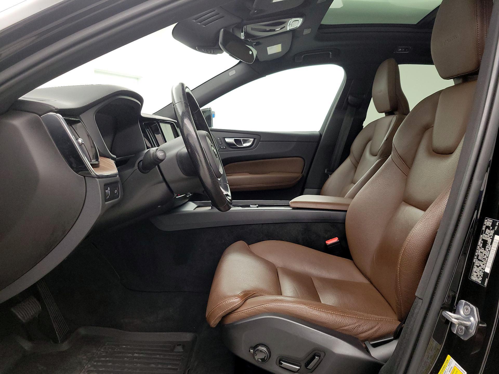 Thumbnail: 2019 Volvo XC60 - 11