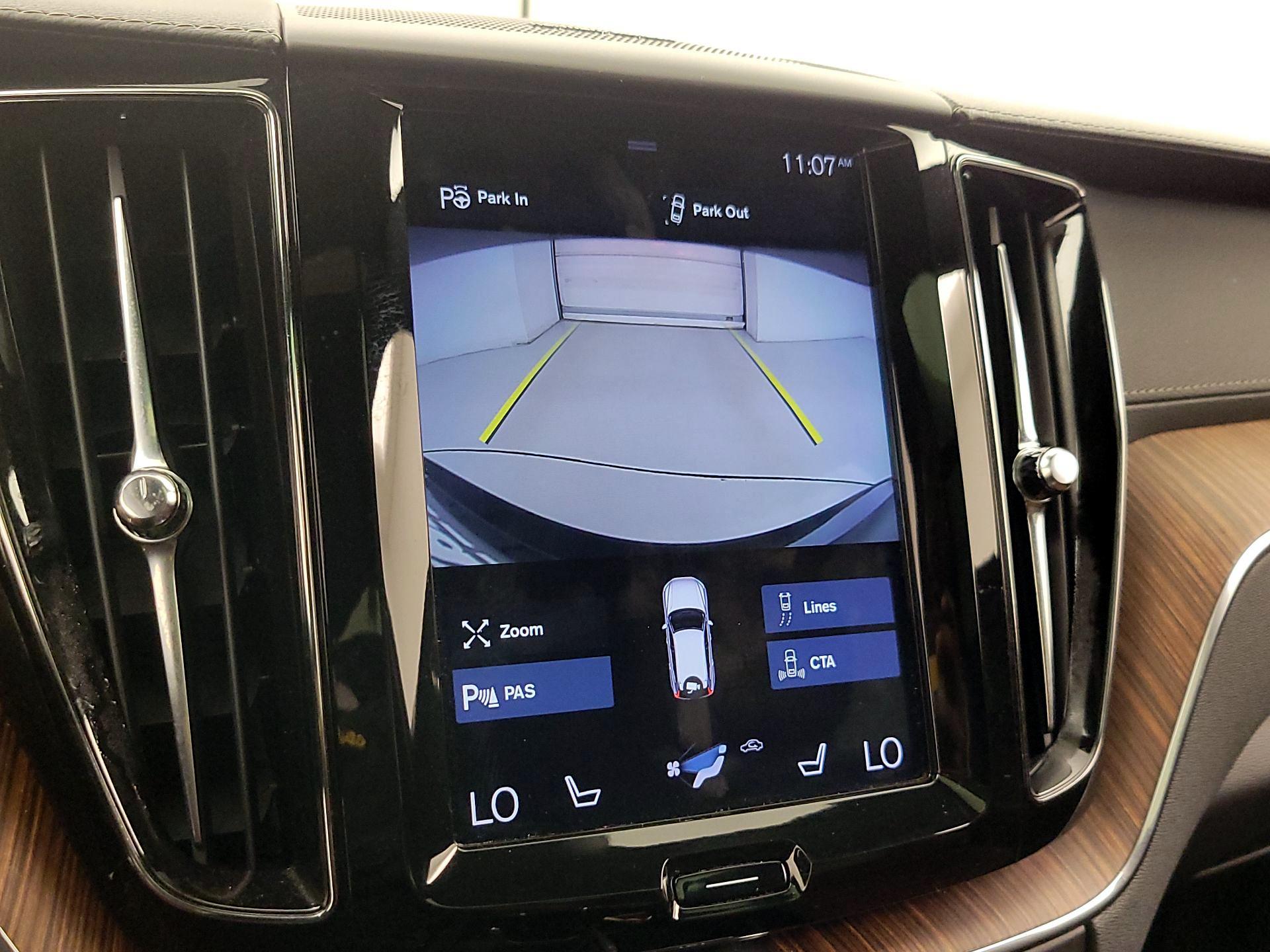 Thumbnail: 2019 Volvo XC60 - 15