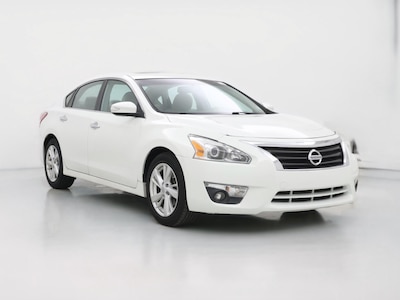 White 2013 Nissan Altima SV