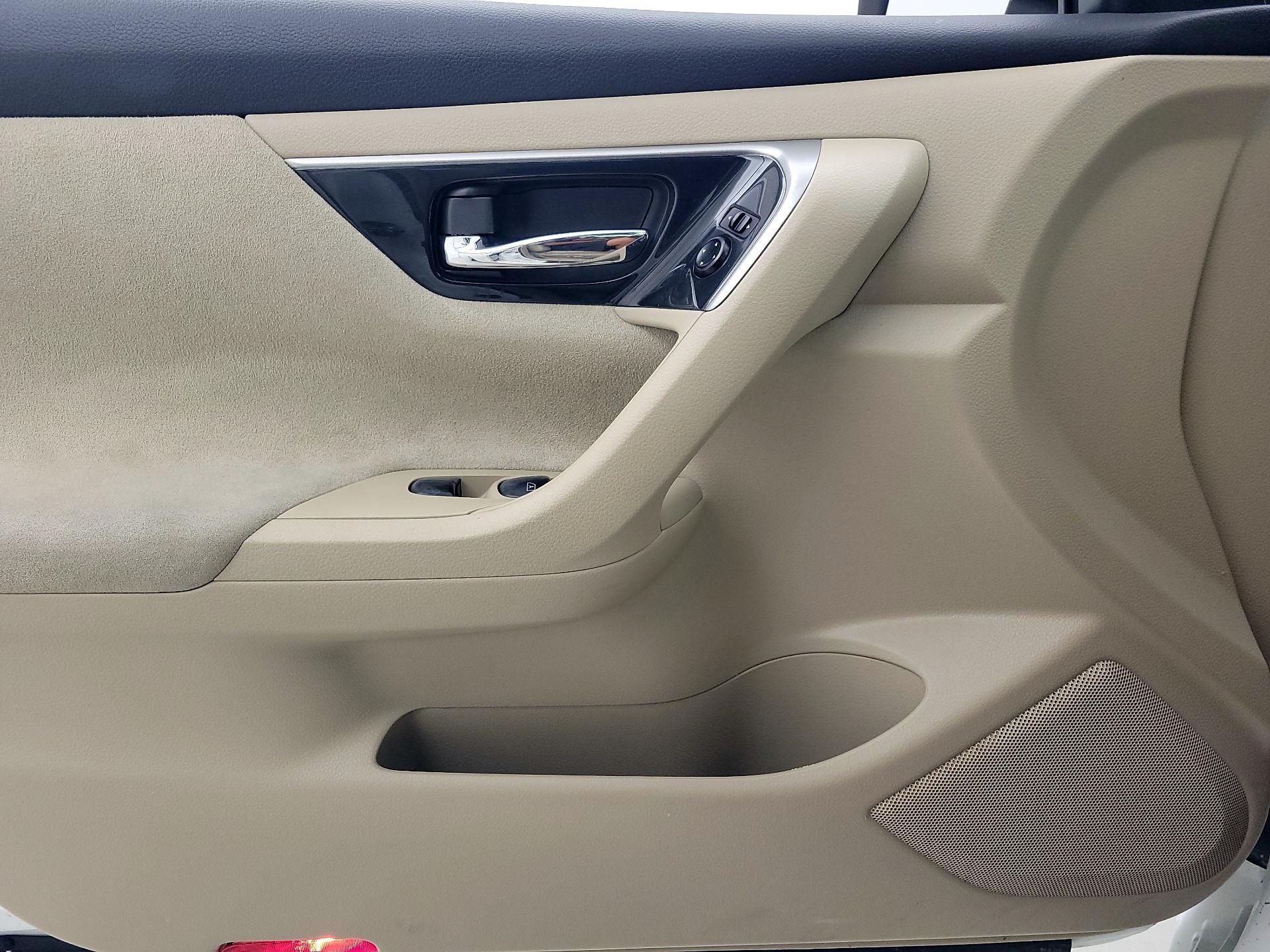 Thumbnail: 2013 Nissan Altima - 12