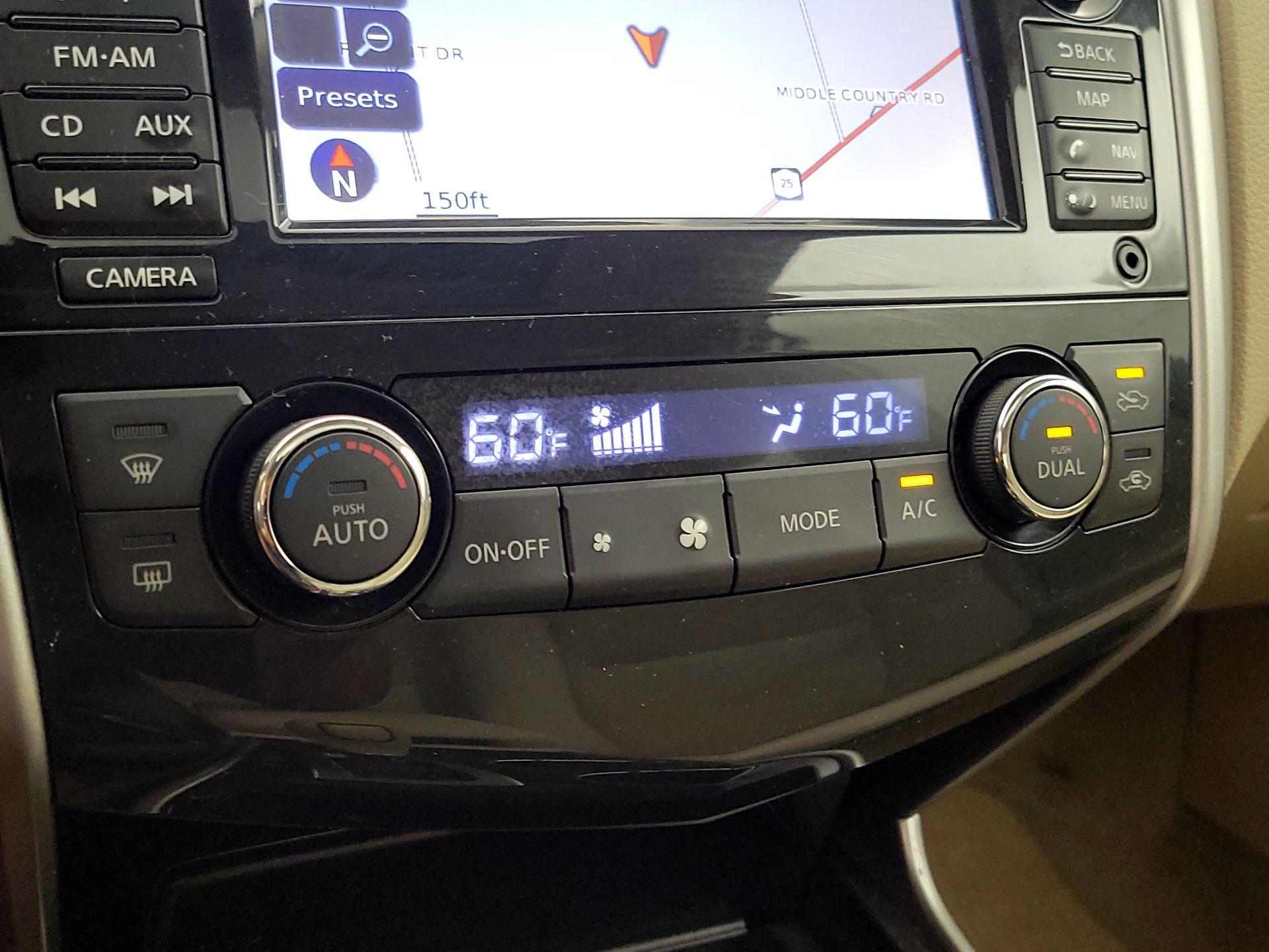 Thumbnail: 2013 Nissan Altima - 17