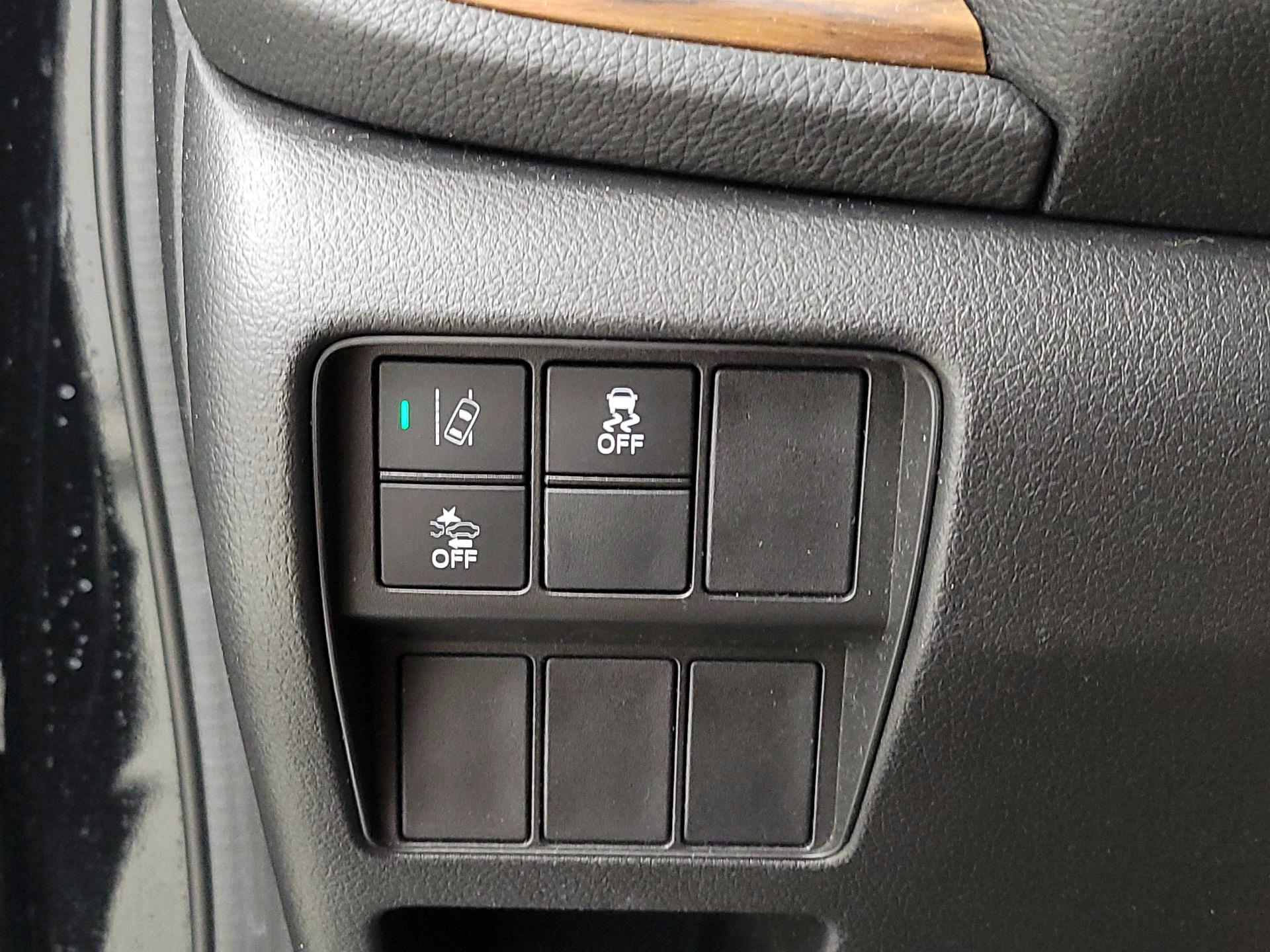 Thumbnail: 2018 Honda CR-V - 13