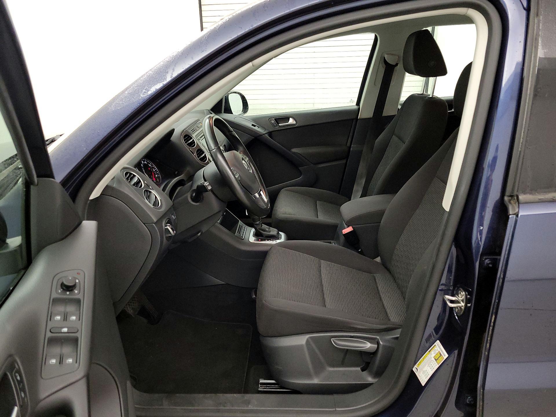 Thumbnail: 2015 Volkswagen Tiguan - 11