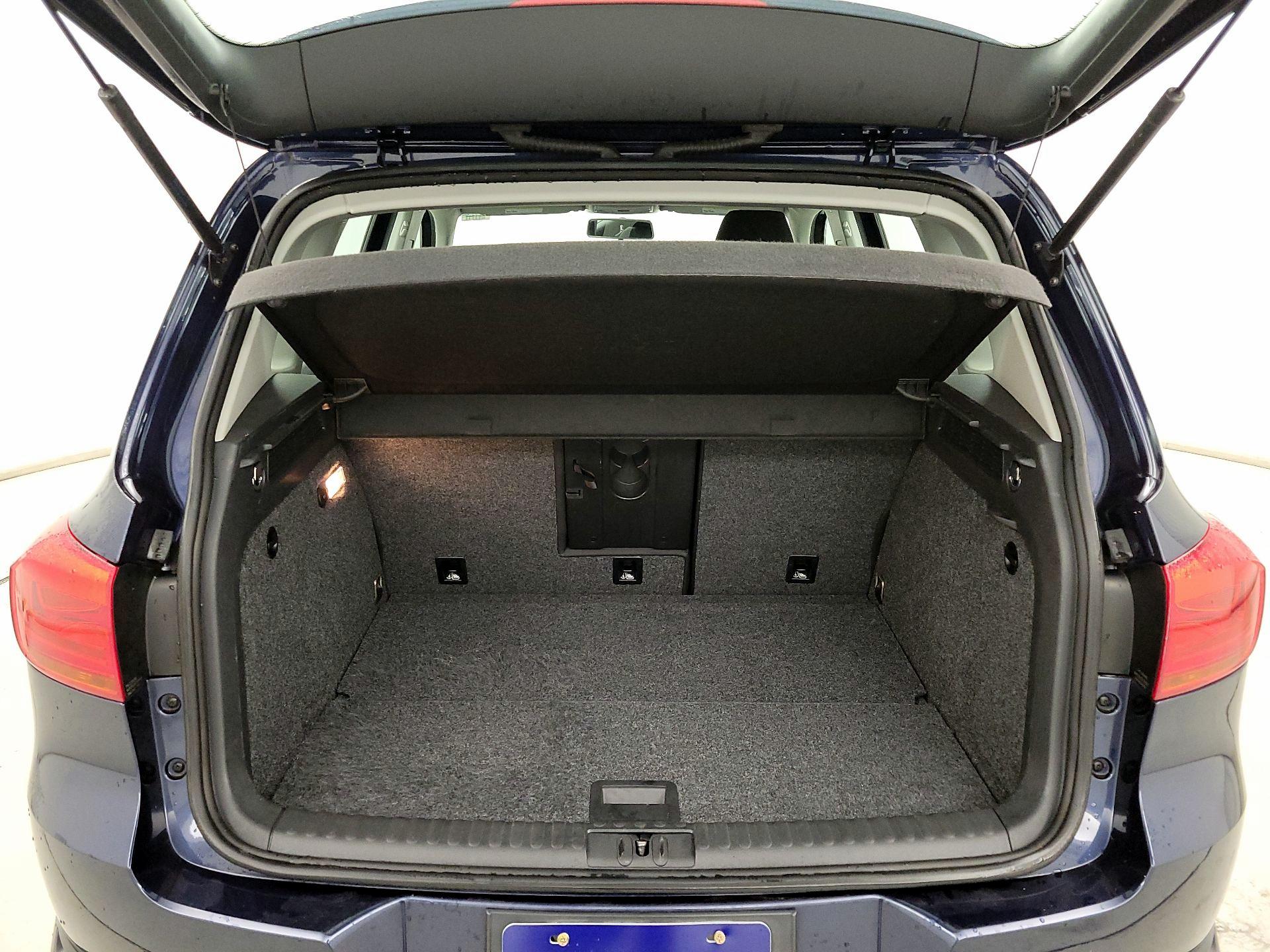 Thumbnail: 2015 Volkswagen Tiguan - 19