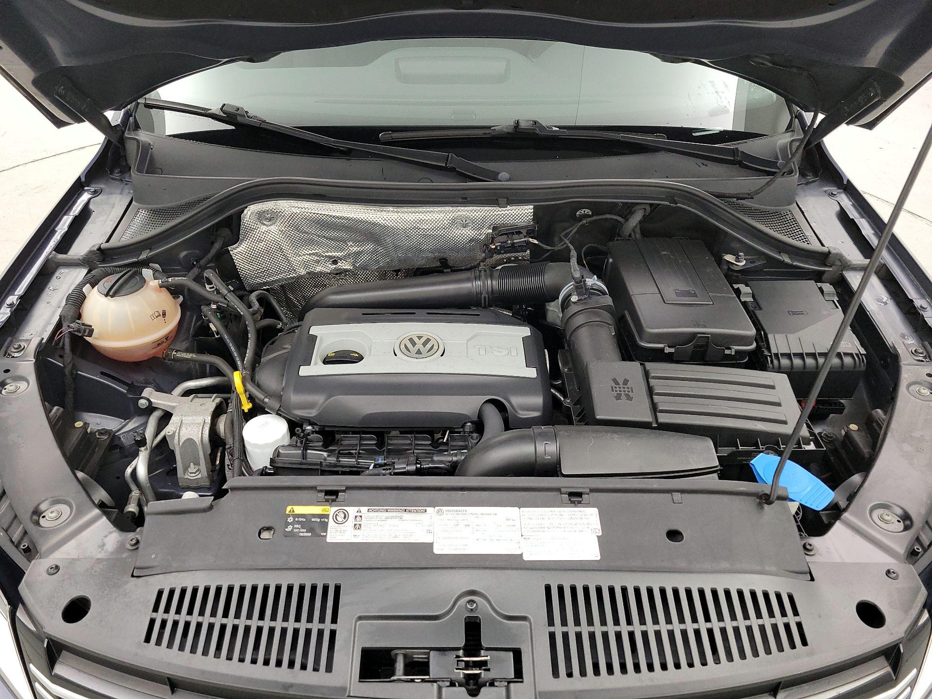Thumbnail: 2015 Volkswagen Tiguan - 20
