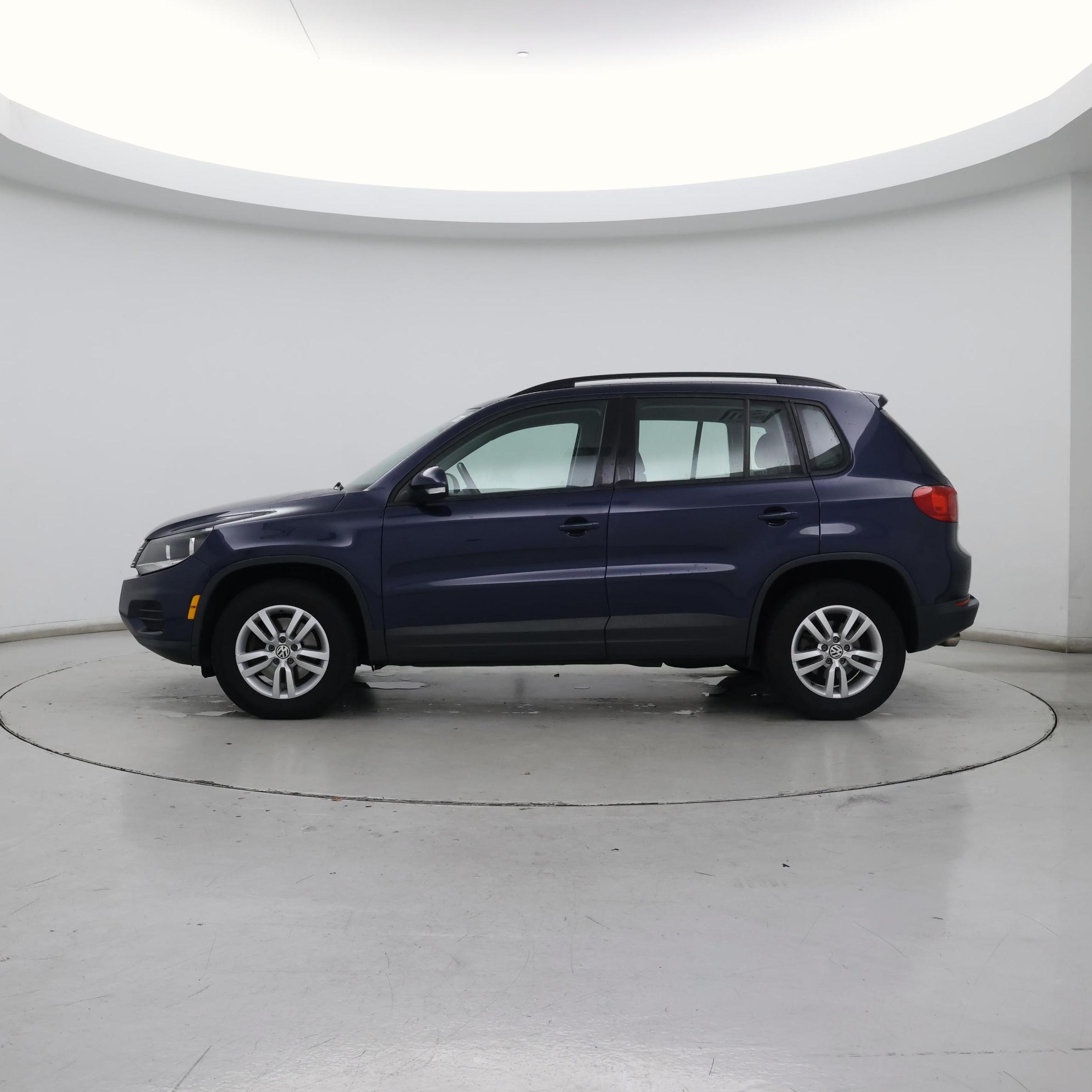 Thumbnail: 2015 Volkswagen Tiguan - 3