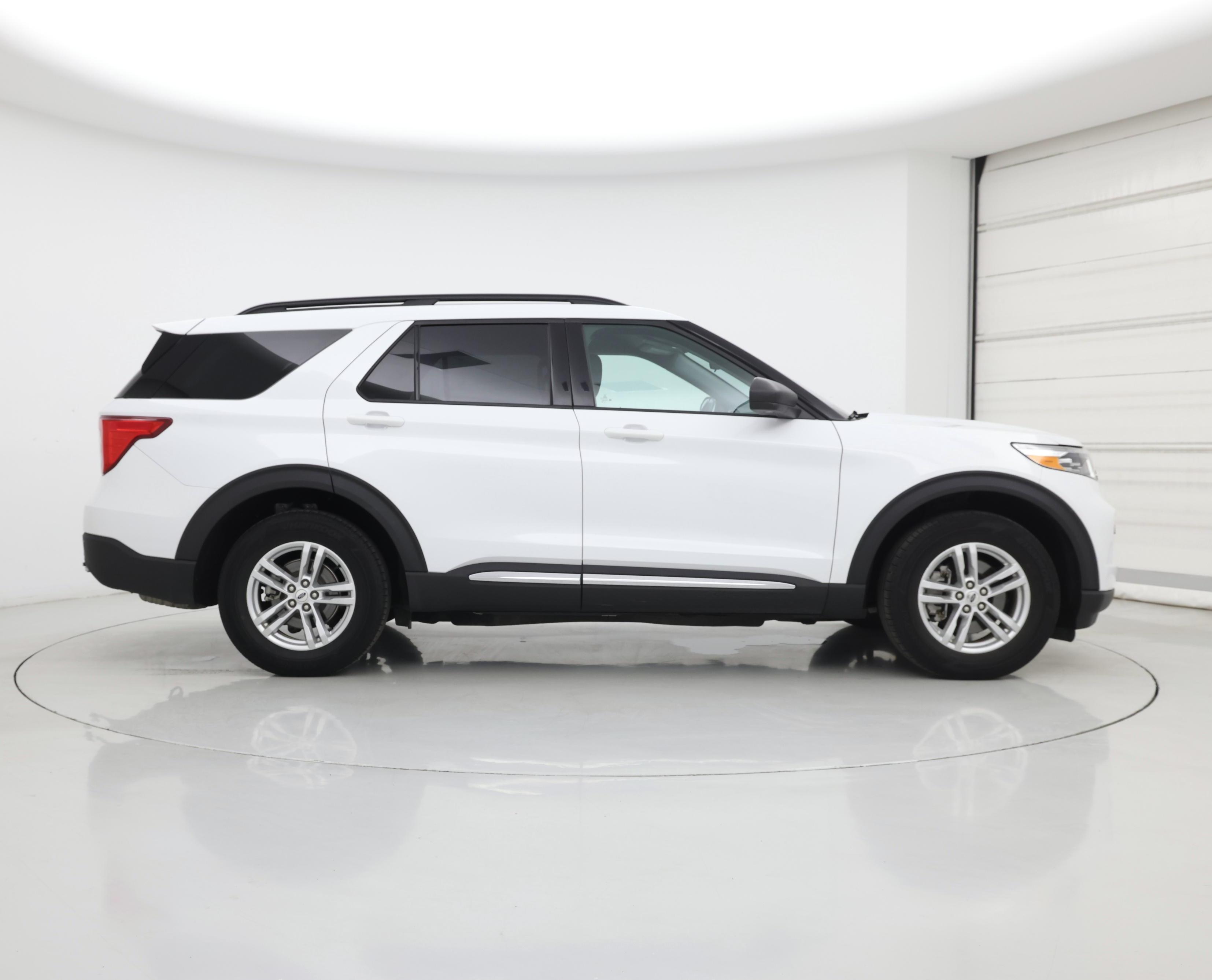 Thumbnail: 2021 Ford Explorer - 7