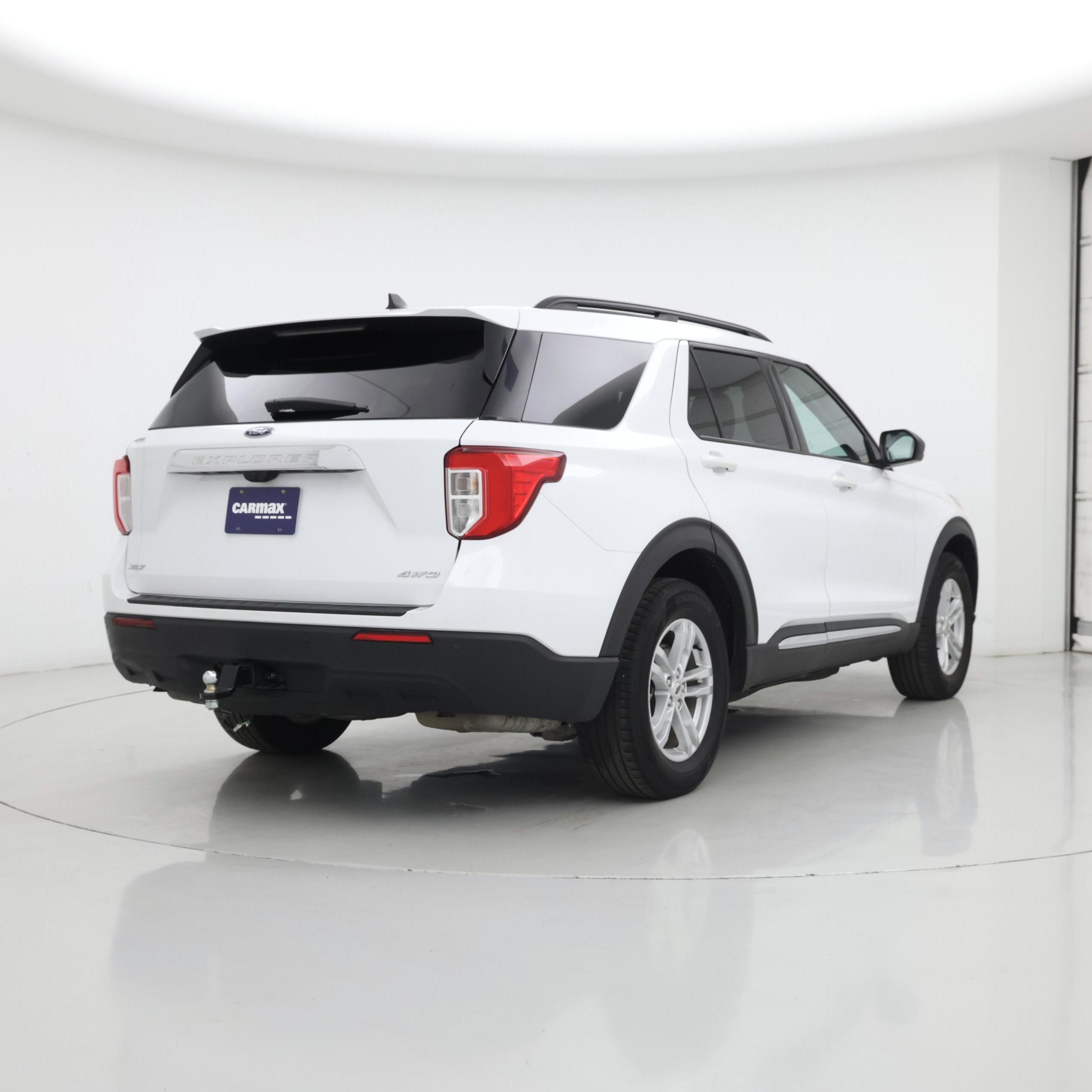 Thumbnail: 2021 Ford Explorer - 8