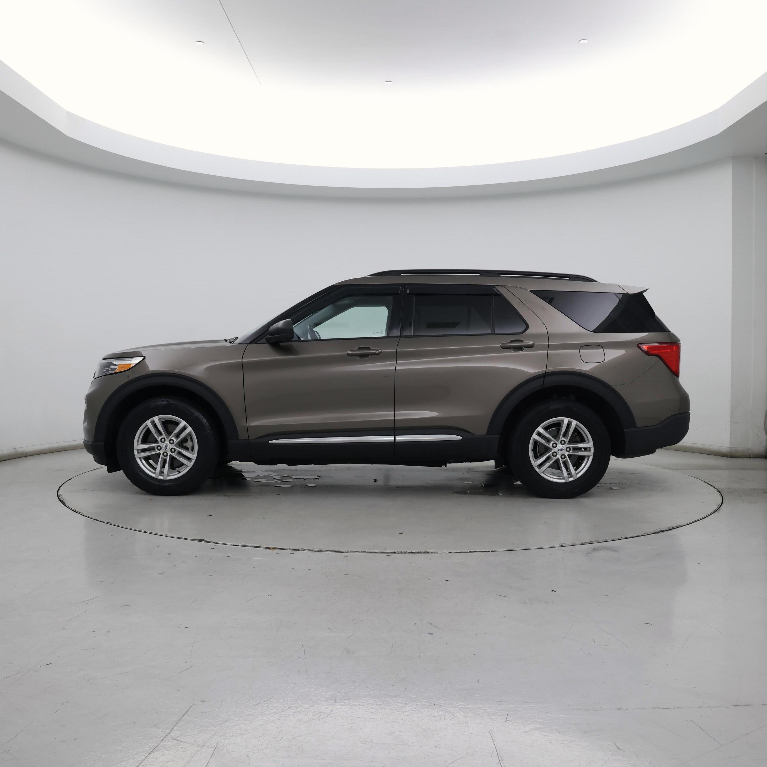 Thumbnail: 2021 Ford Explorer - 3
