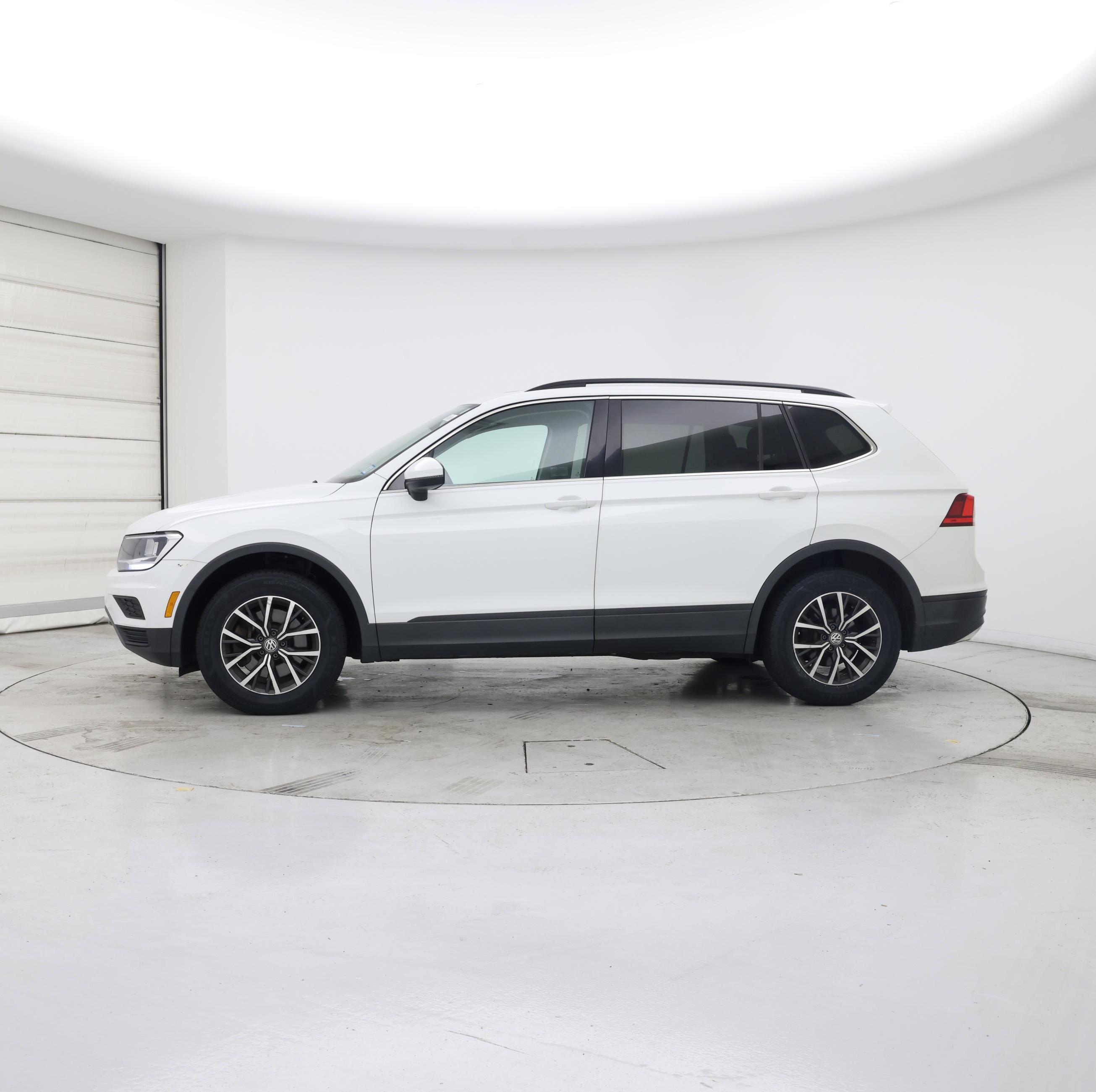 Thumbnail: 2019 Volkswagen Tiguan - 3