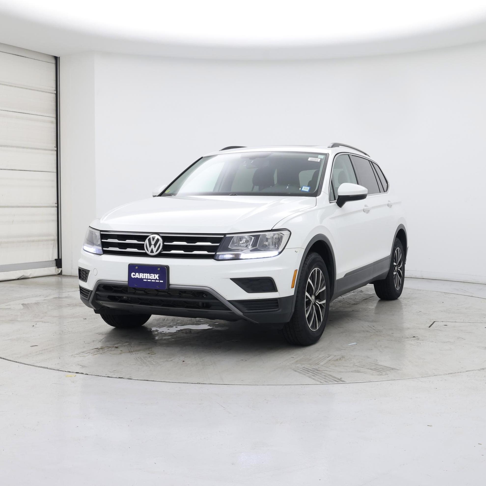Thumbnail: 2019 Volkswagen Tiguan - 4