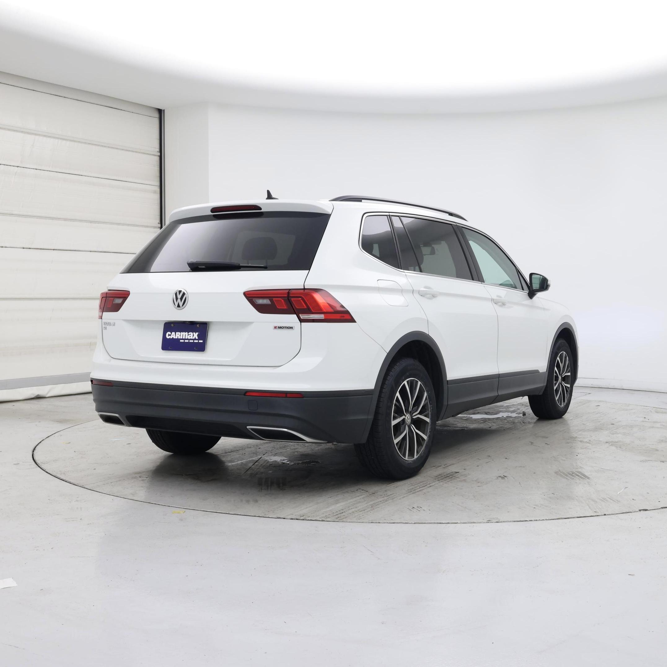 Thumbnail: 2019 Volkswagen Tiguan - 8
