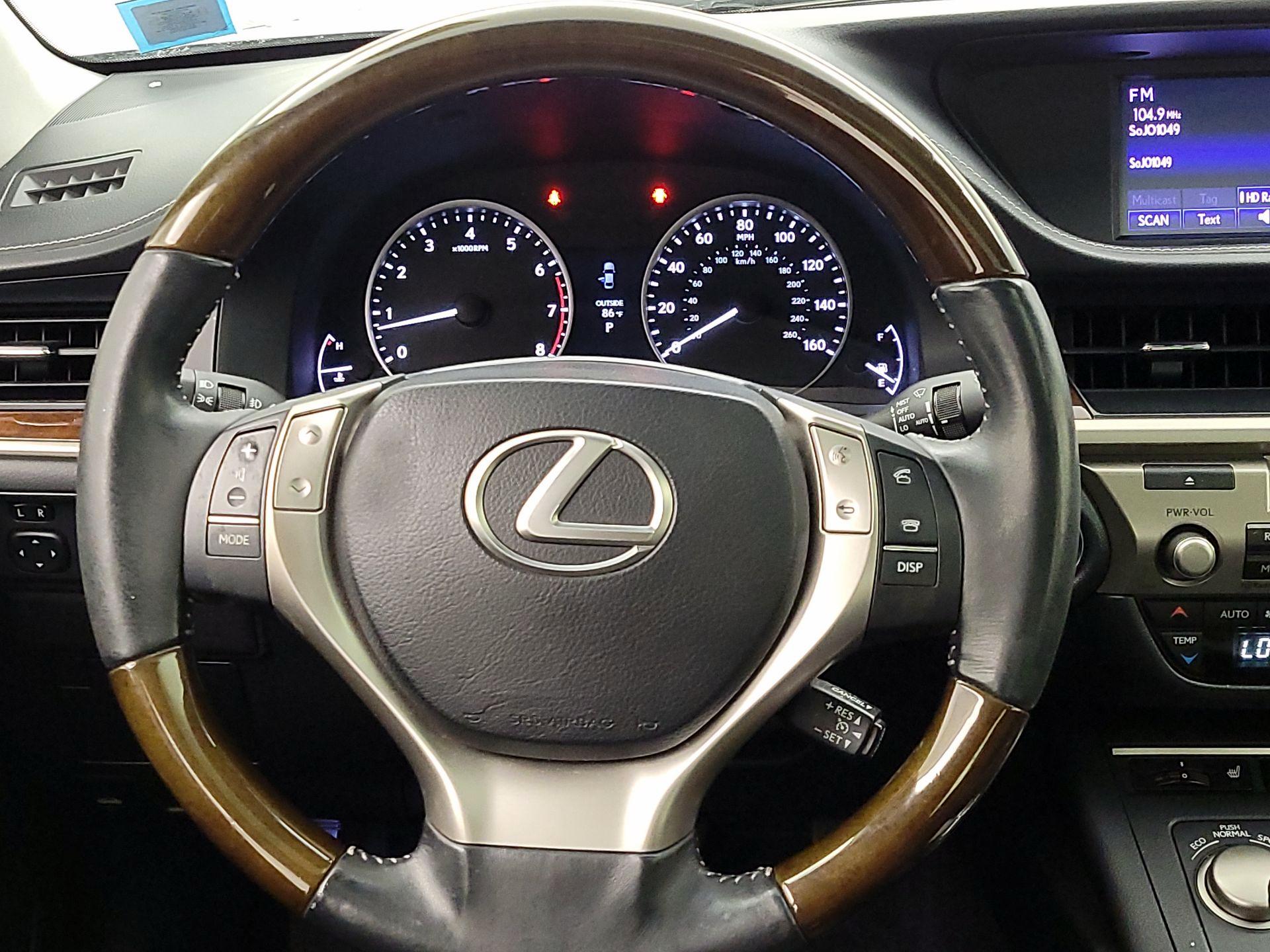 Thumbnail: 2013 Lexus ES - 10