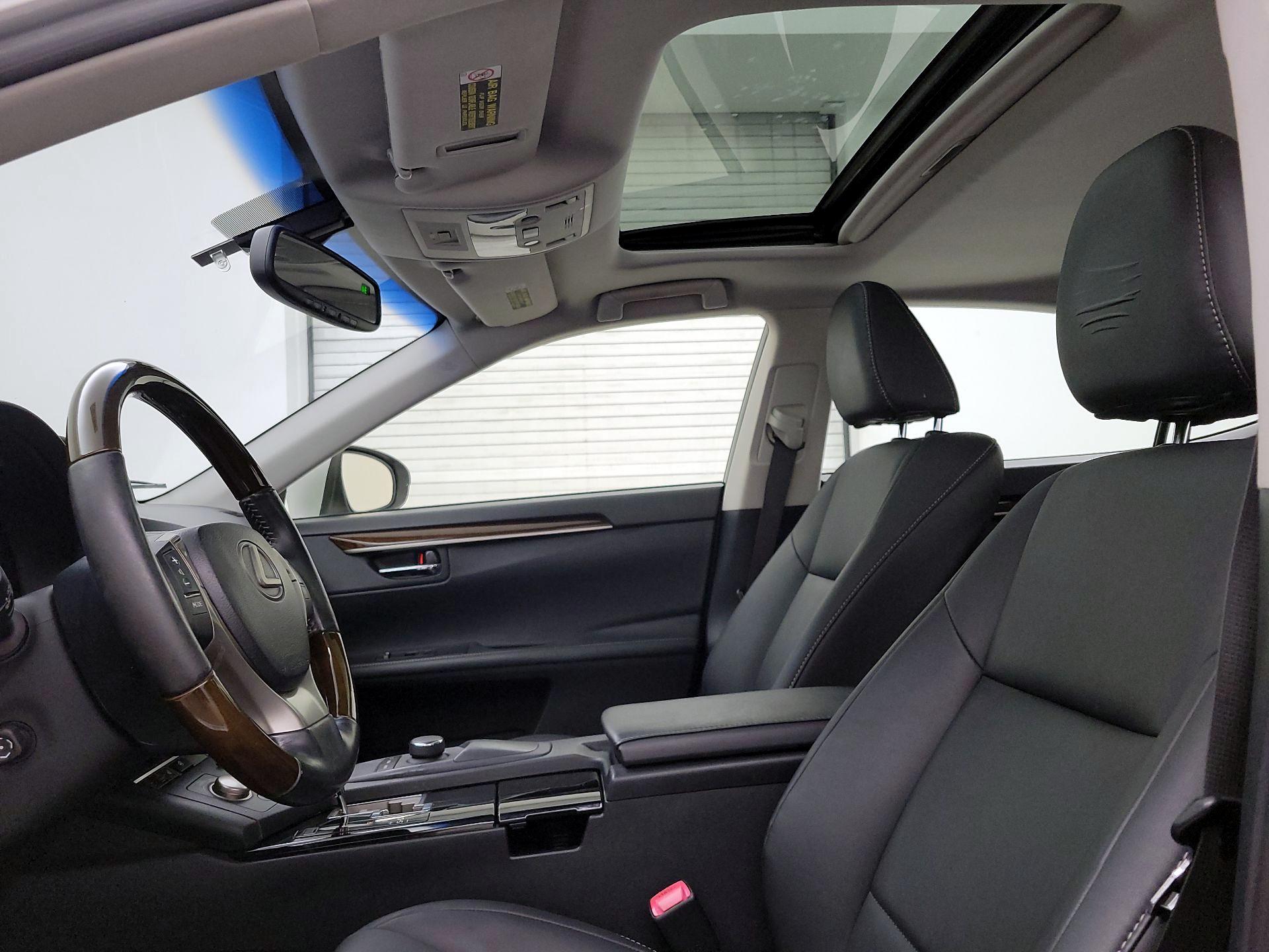 Thumbnail: 2013 Lexus ES - 19