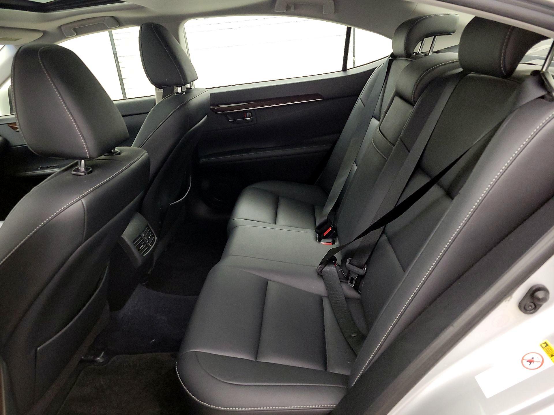 Thumbnail: 2013 Lexus ES - 20