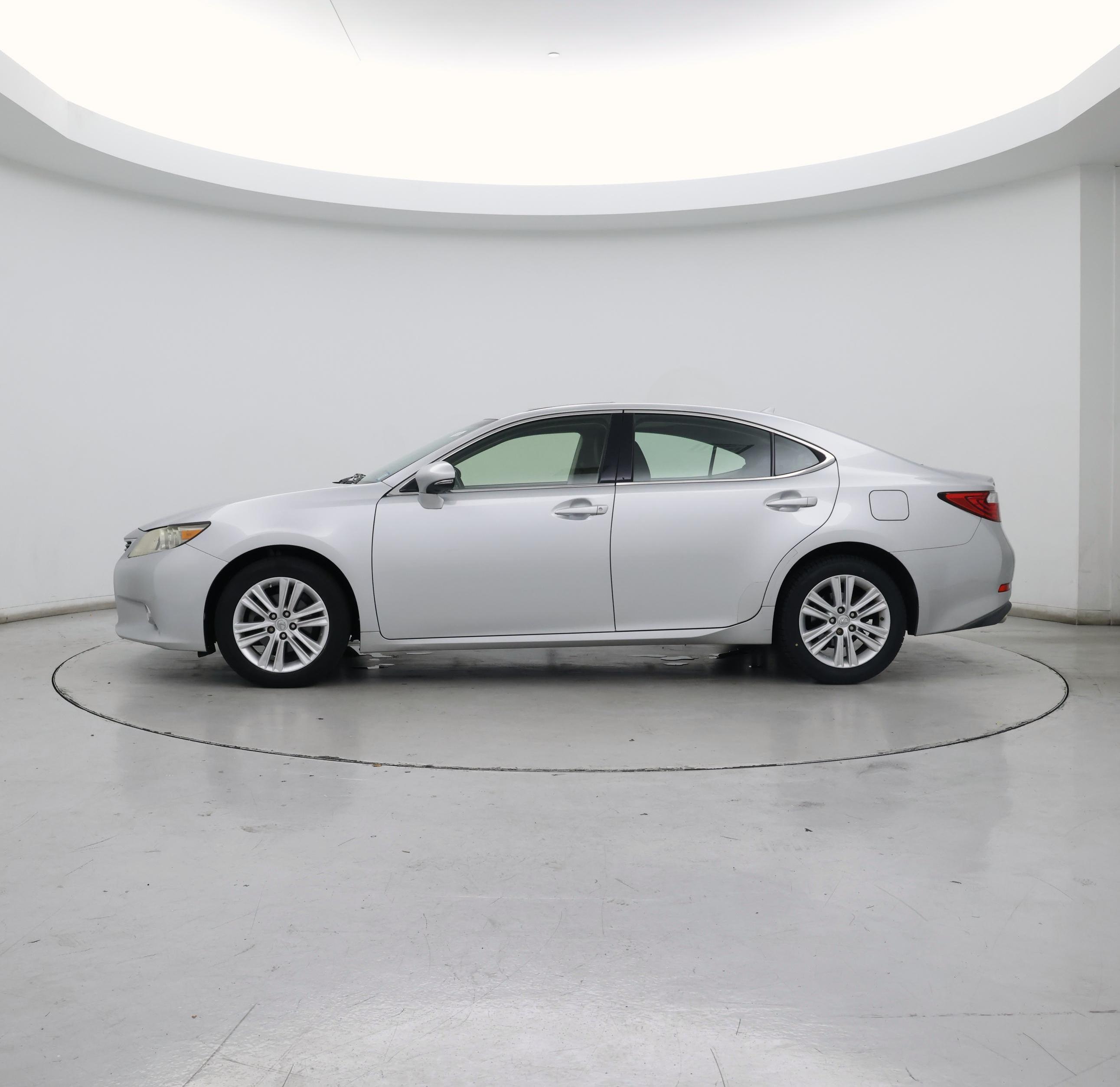 Thumbnail: 2013 Lexus ES - 3