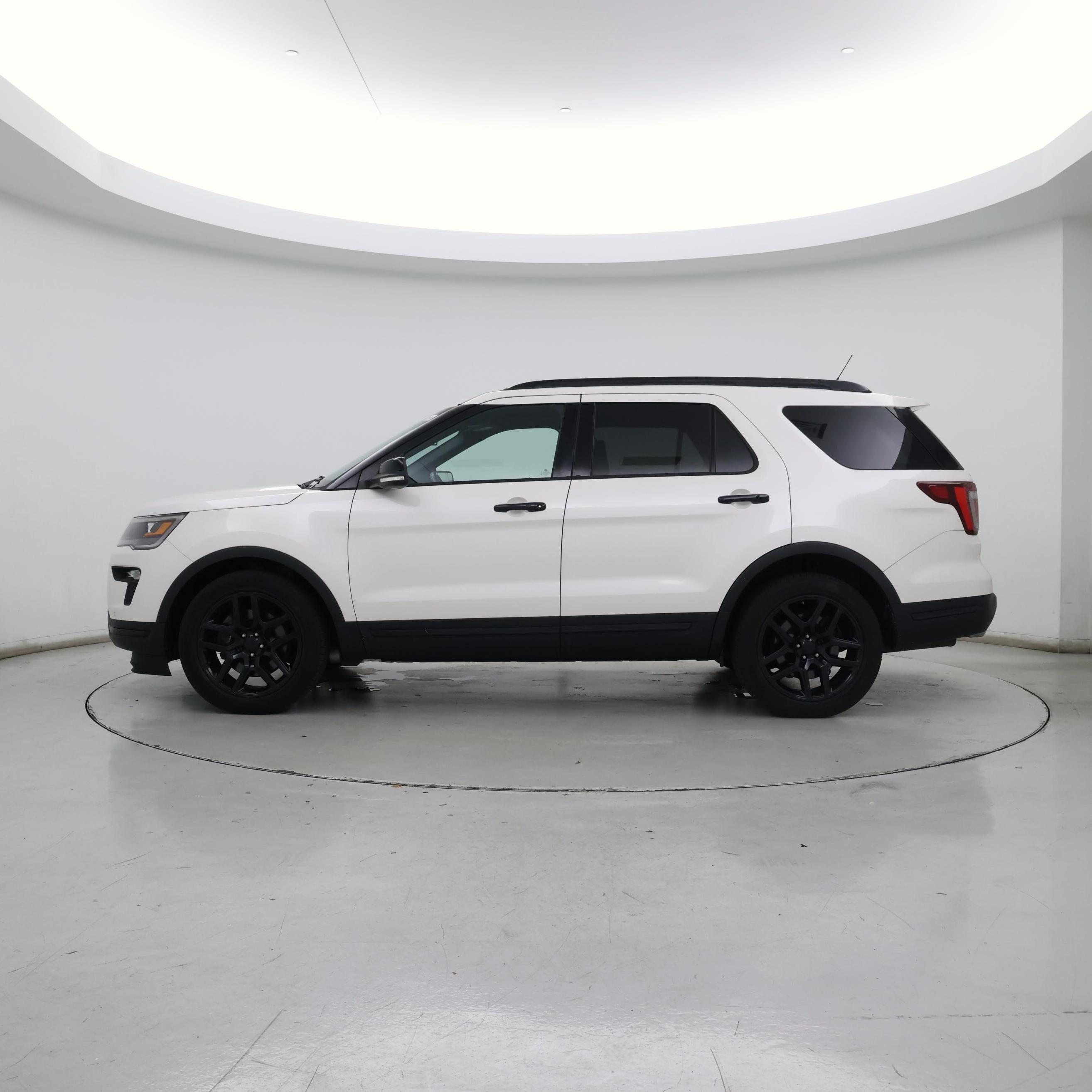 Thumbnail: 2018 Ford Explorer - 3