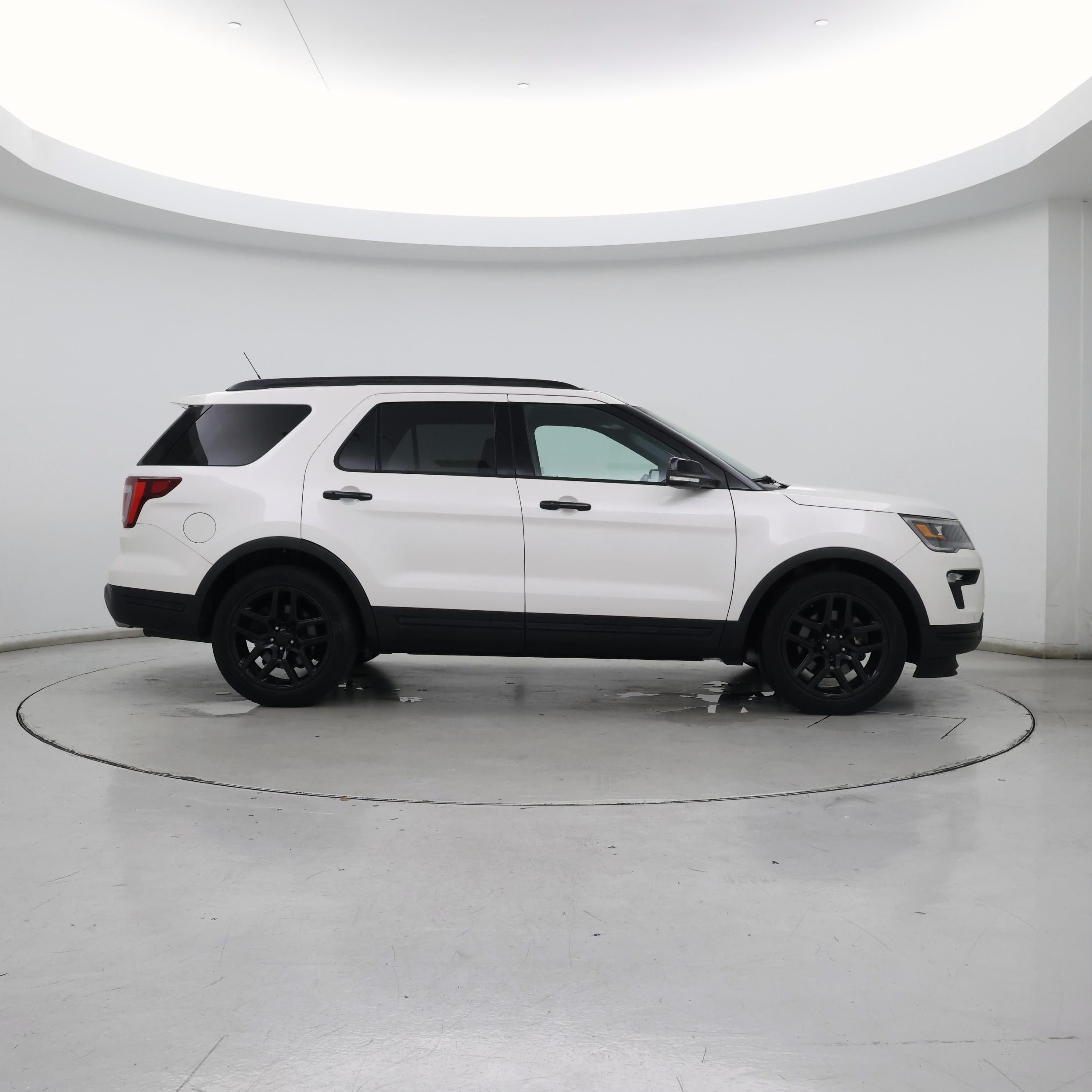 Thumbnail: 2018 Ford Explorer - 7