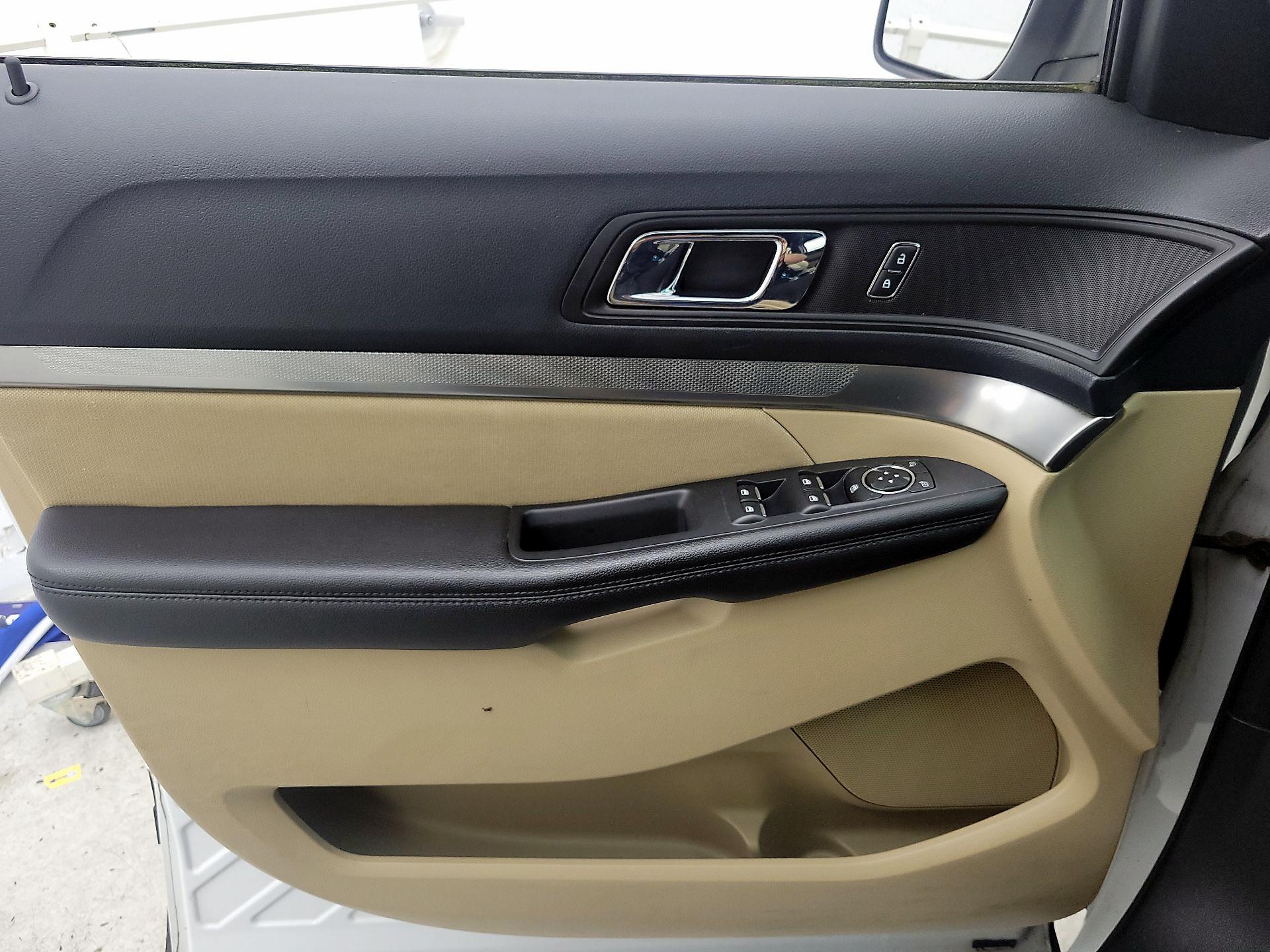 Thumbnail: 2016 Ford Explorer - 12