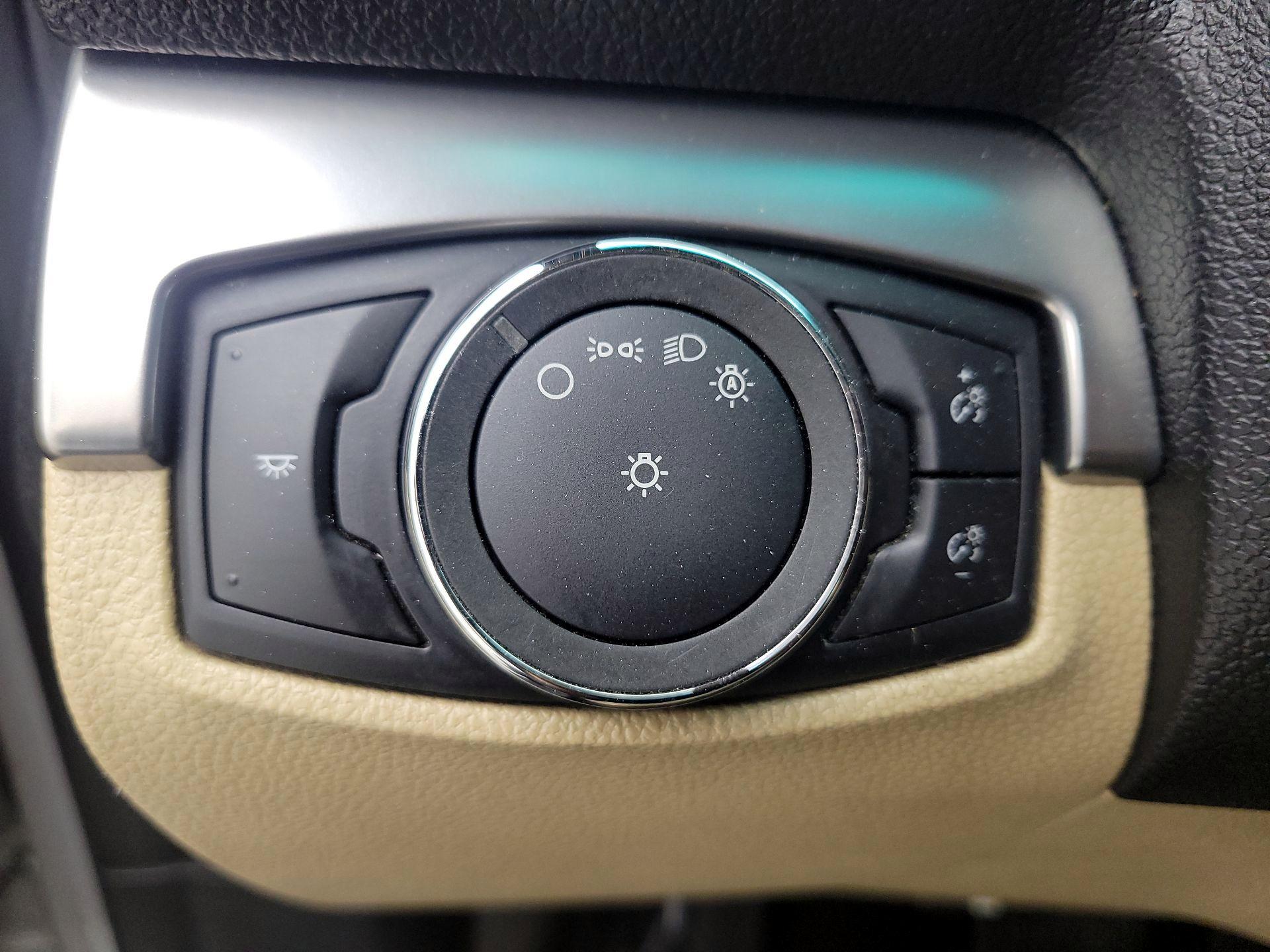 Thumbnail: 2016 Ford Explorer - 13