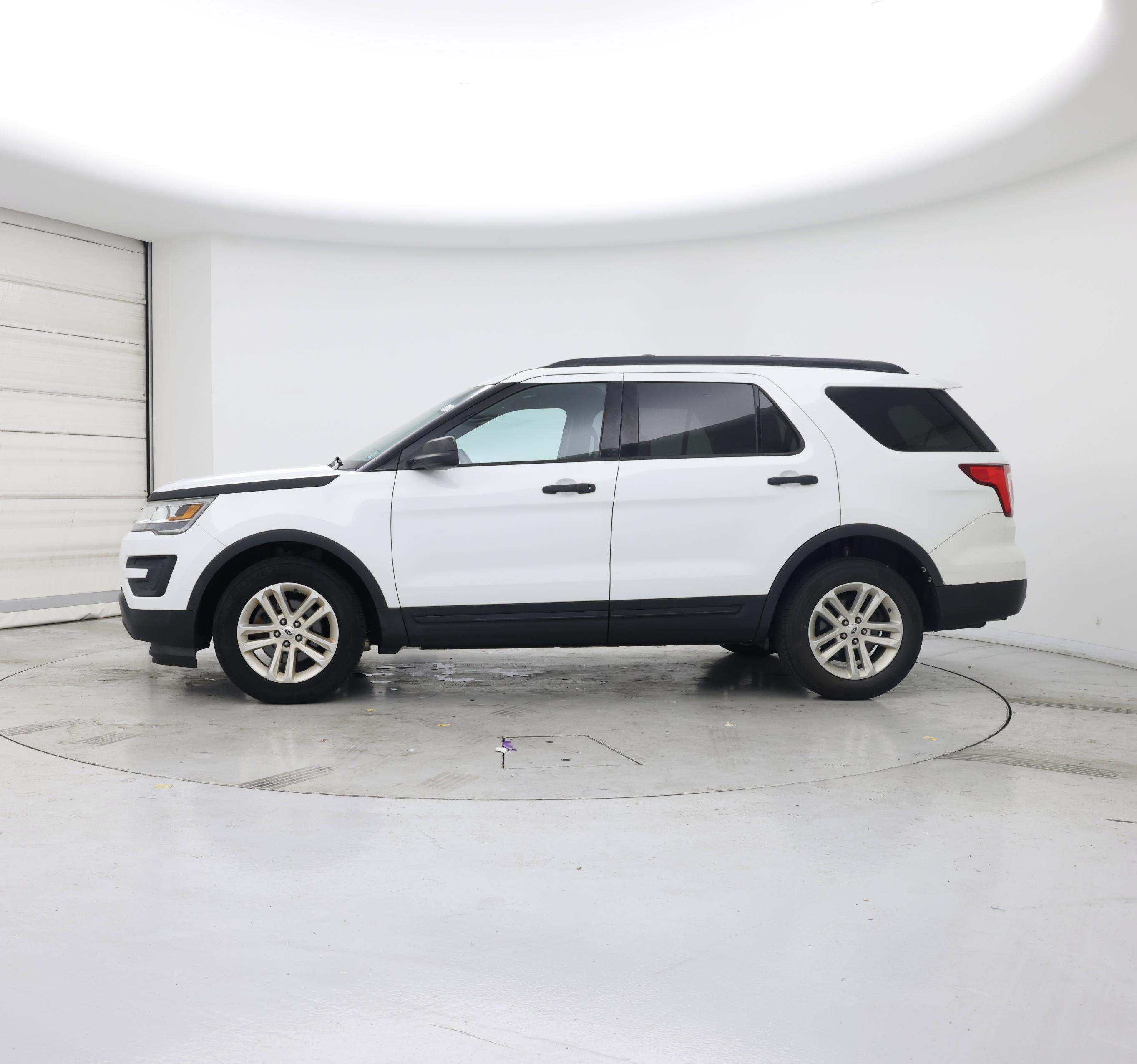 Thumbnail: 2016 Ford Explorer - 3